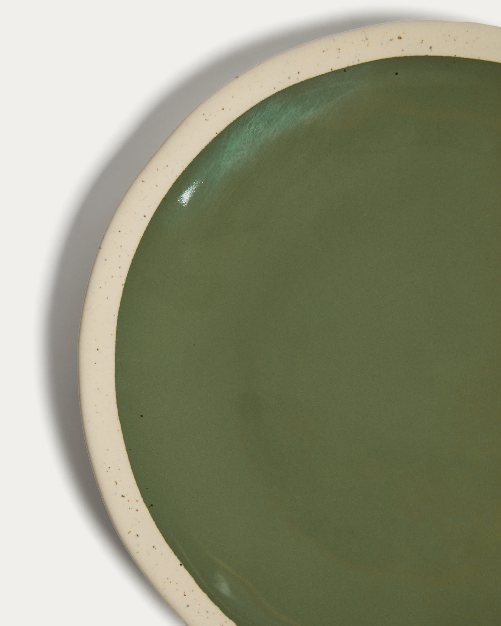 Nale beige ceramic plate with green bottom