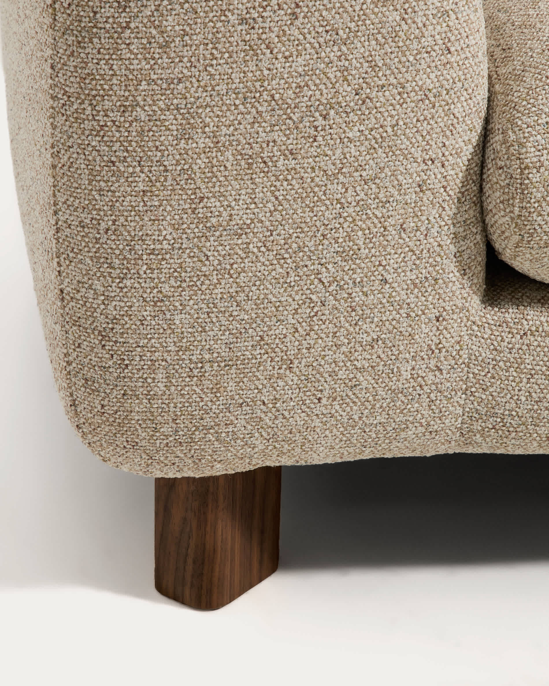 Vera beige 4-seater sofa with right-hand chaise longue with walnut-finish solid ash wood legs 322 cm FSC Mix Credit