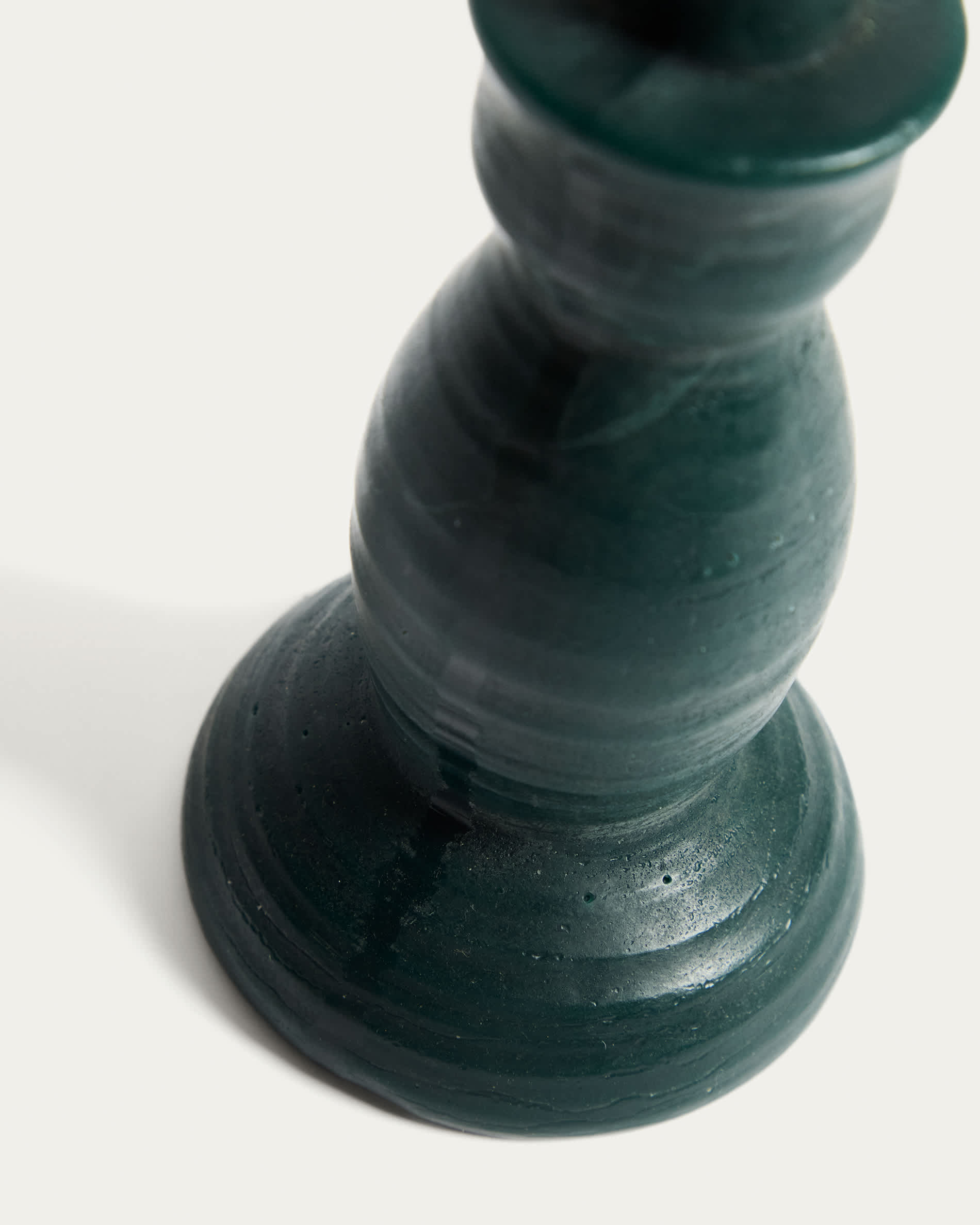 Ferel moss-green candle 24 cm