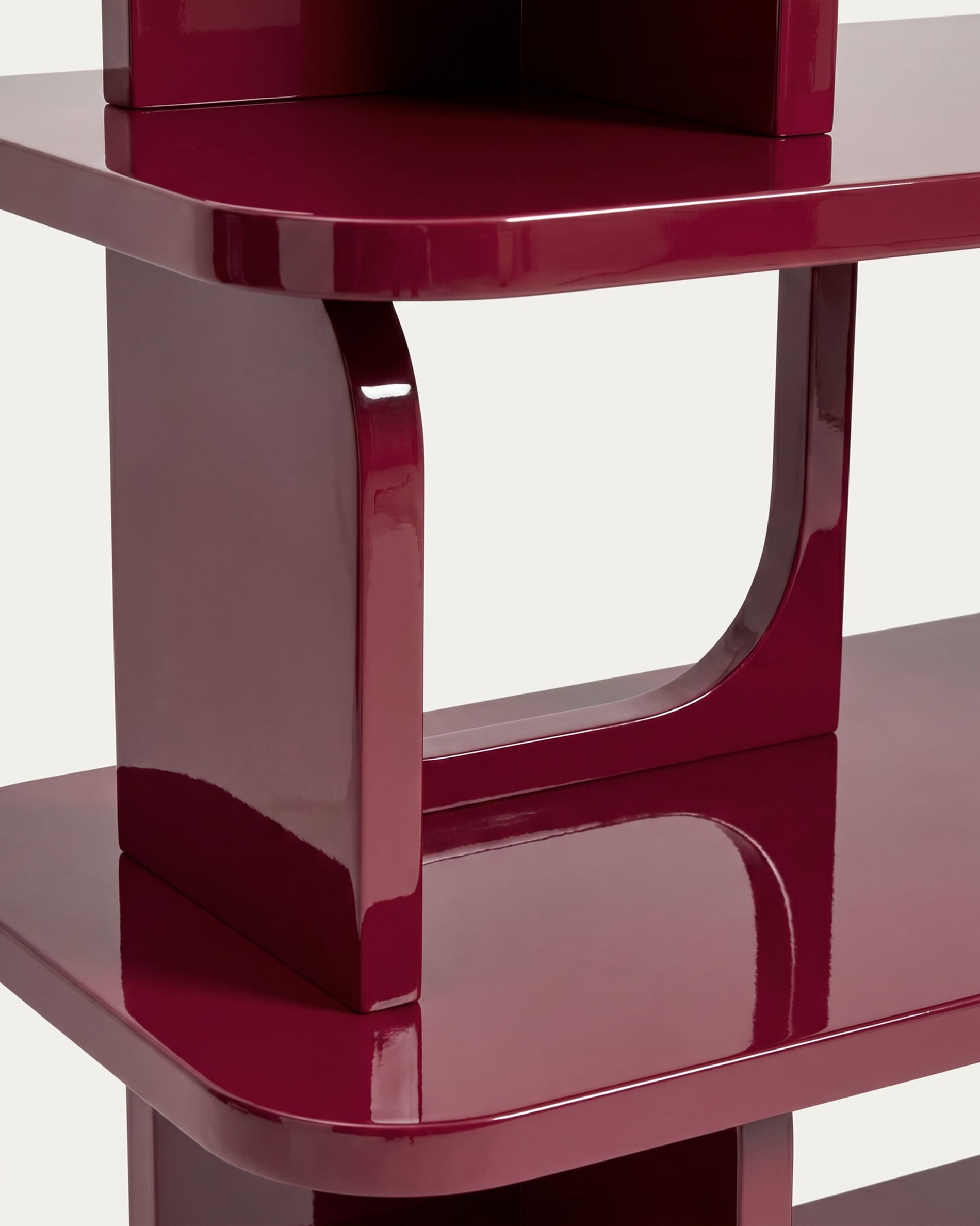 Aduma glossy-finish maroon lacquered MDF shelving unit FSC 100% 100 x 187 cm