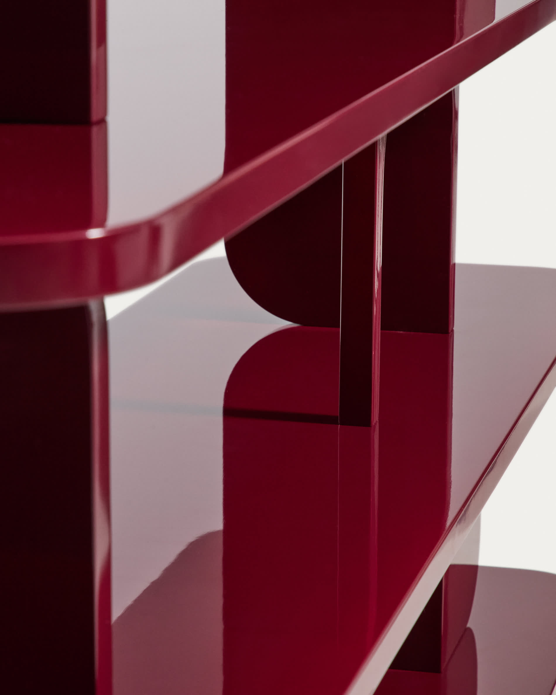 Aduma glossy maroon finish lacquered MDF shelving unit FSC 100% 160 x 187 cm