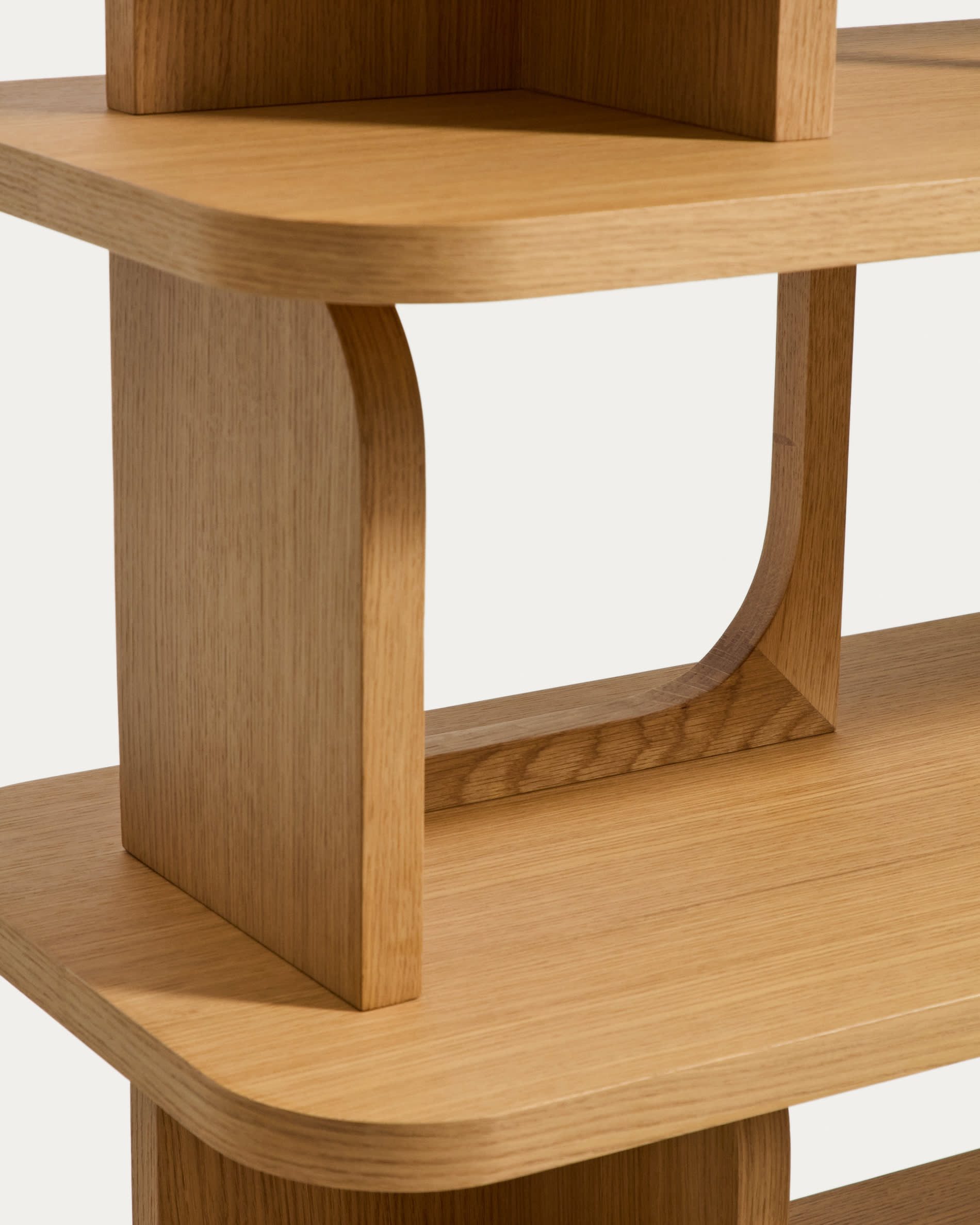 Aduma natural-coloured finish oak veneer shelving unit FSC 100% 100 x 187 cm
