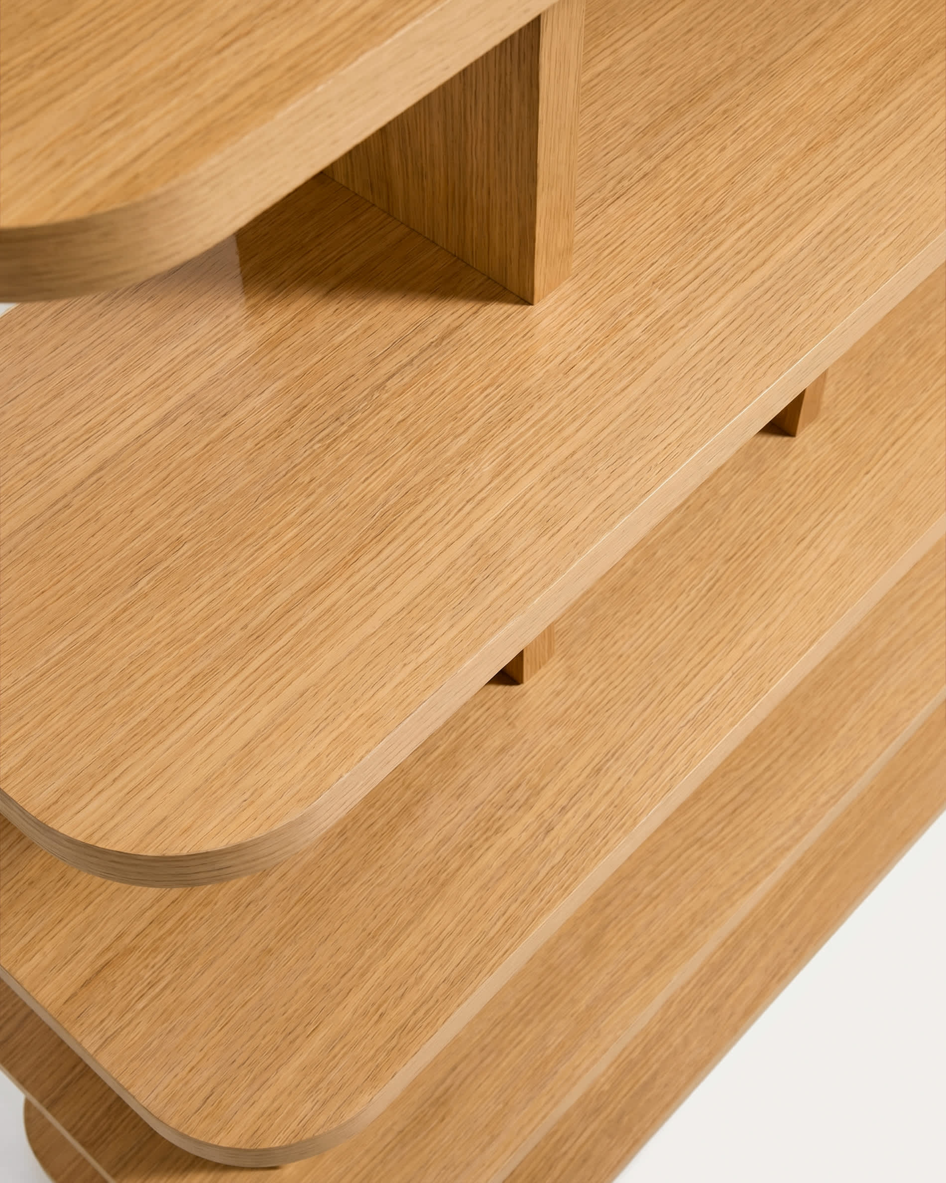 Aduma natural-coloured finish oak veneer shelving unit FSC 100% 160 x 187 cm