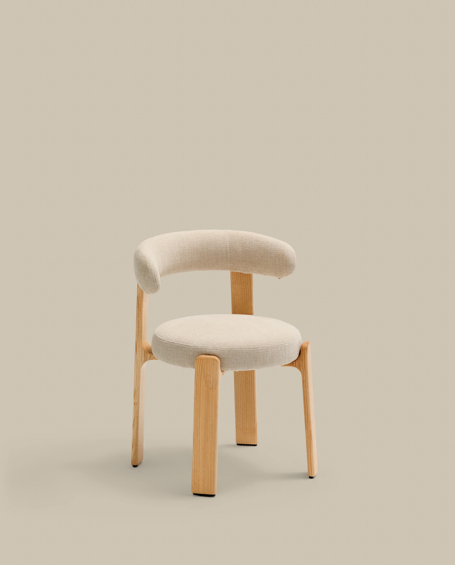 Granite fire-retardant chair in beige chenille and solid ash wood with natural-coloured finish FSC 100%