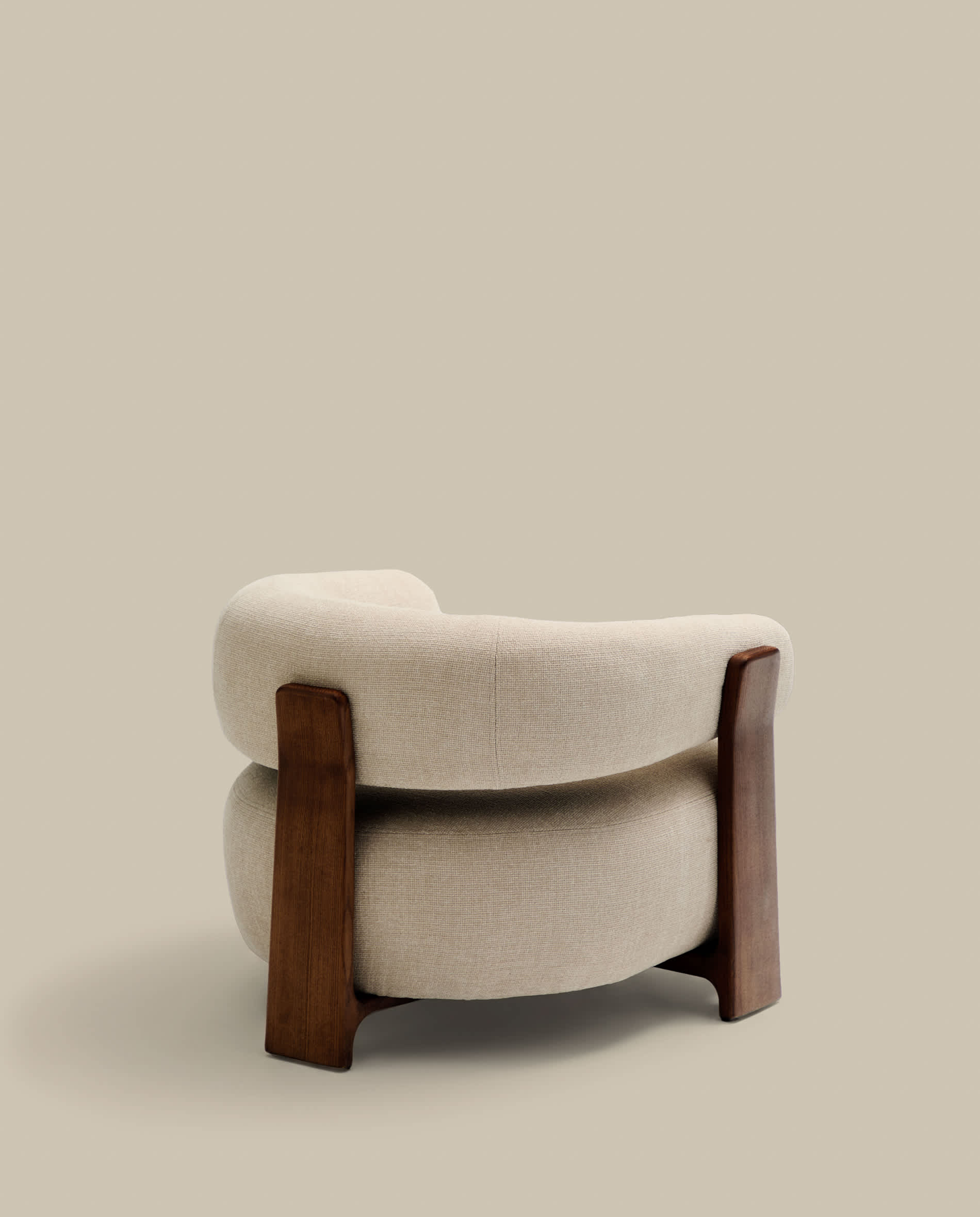 Granite fire-retardant armchair in beige chenille and solid ash wood with walnut-coloured finish FSC 100%