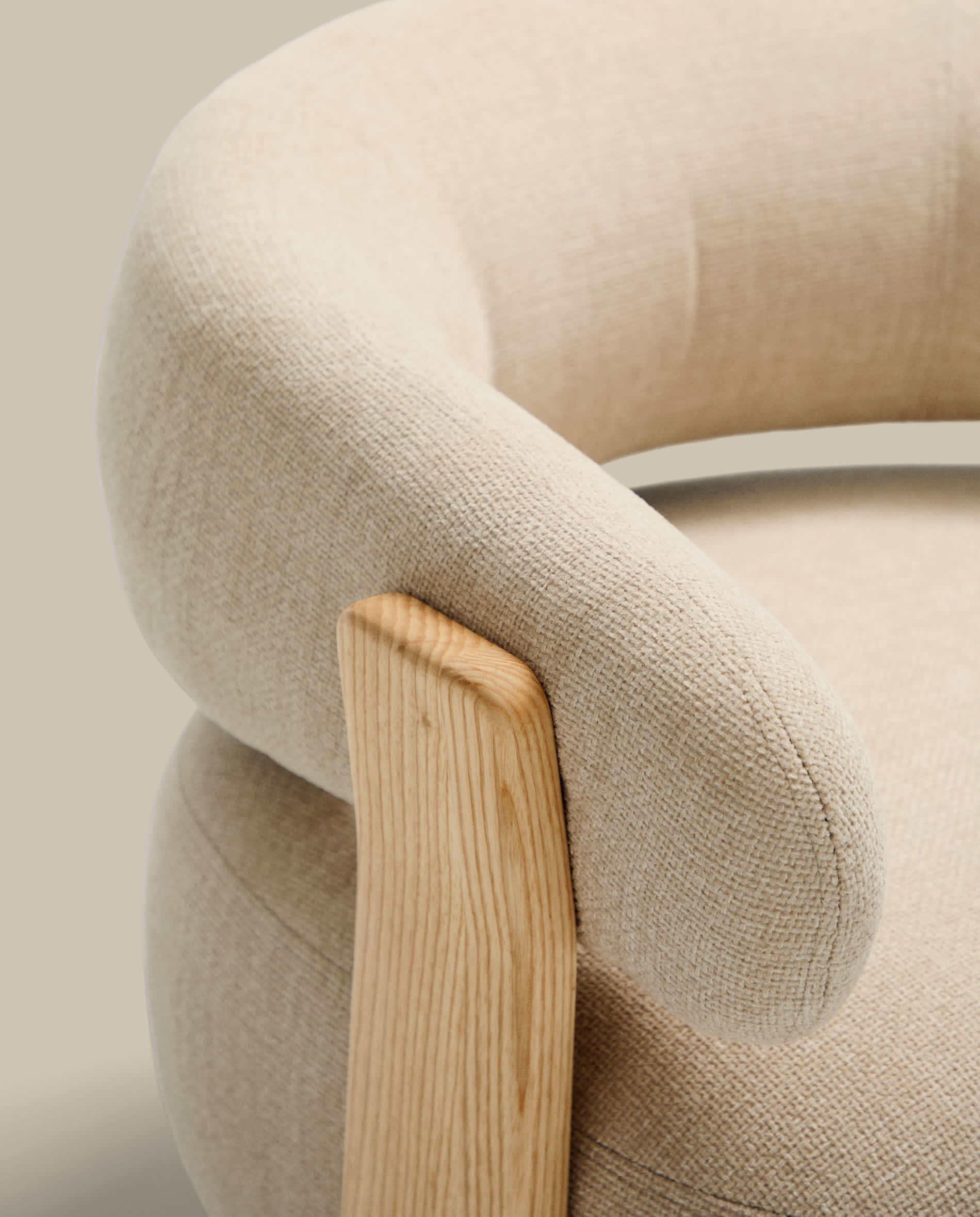 Granite fire-retardant armchair in beige chenille and solid ash wood with natural-coloured finish FSC 100%