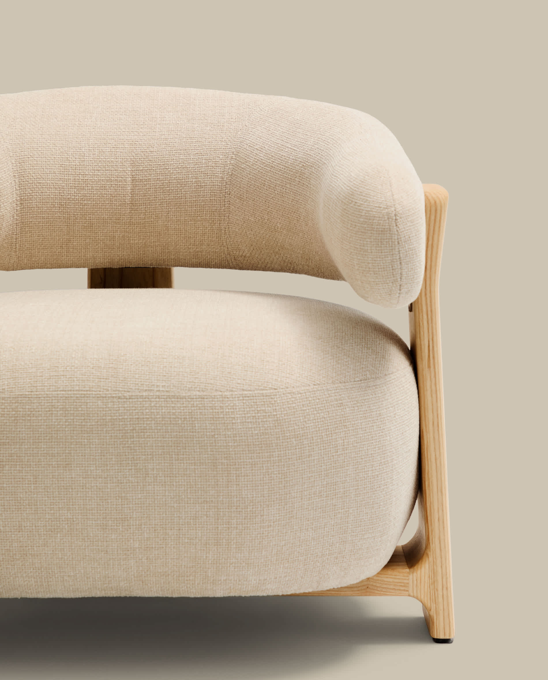 Granite fire-retardant armchair in beige chenille and solid ash wood with natural-coloured finish FSC 100%