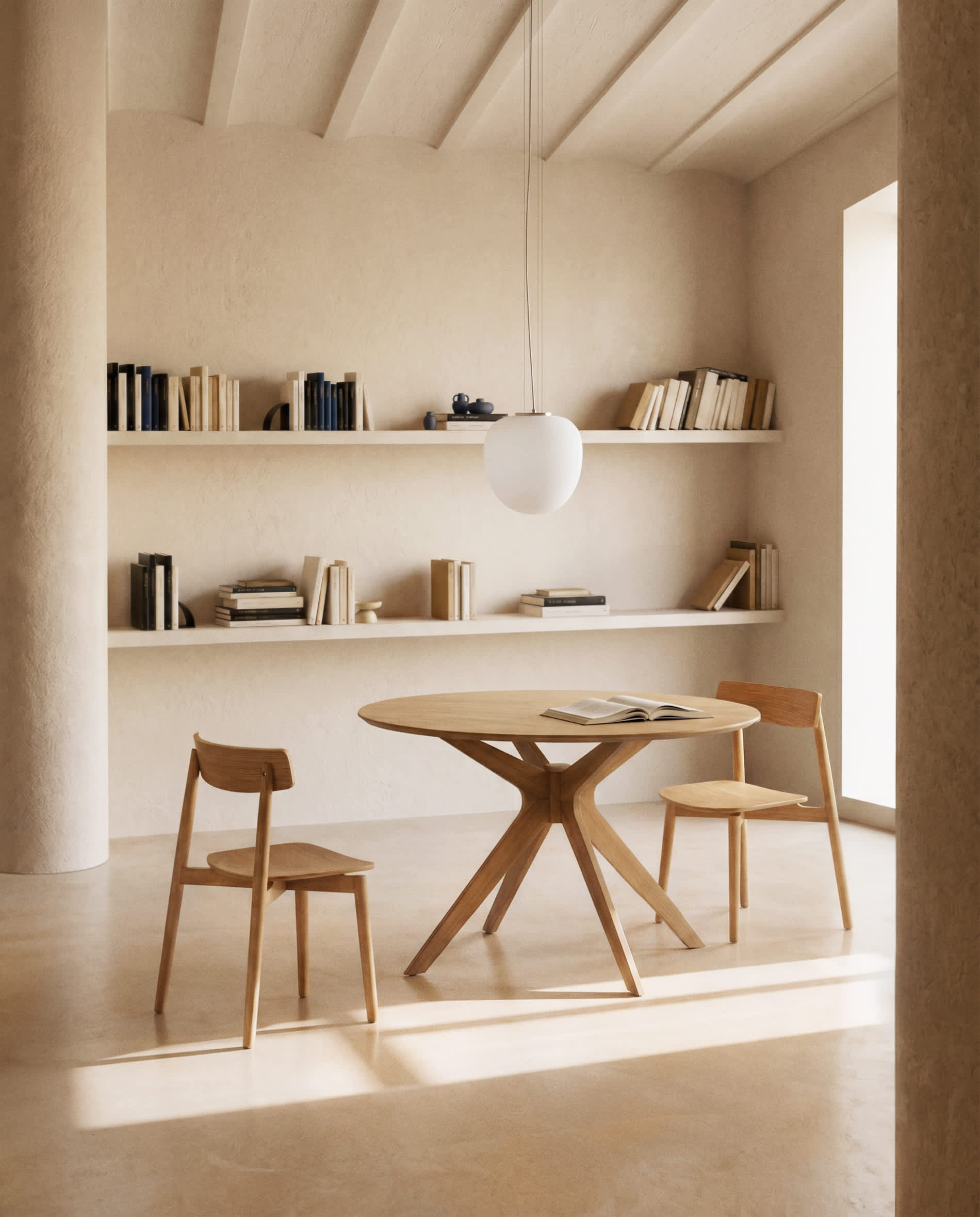 Evera chair in oak veneer with natural finish