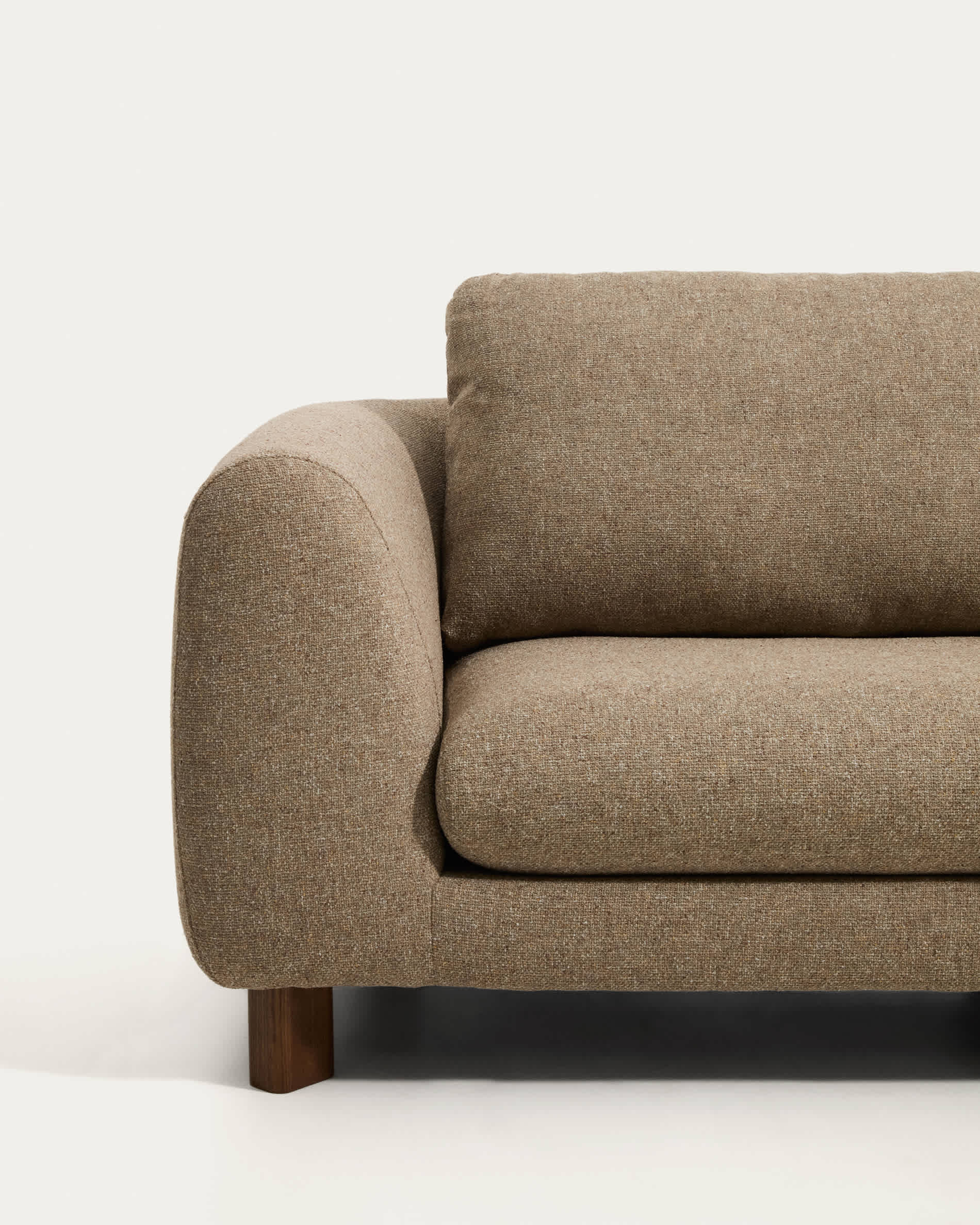 Vera light brown 3-seater sofa with right-hand chaise longue with walnut-finish solid ash wood legs 232 cm FSC Mix Credit