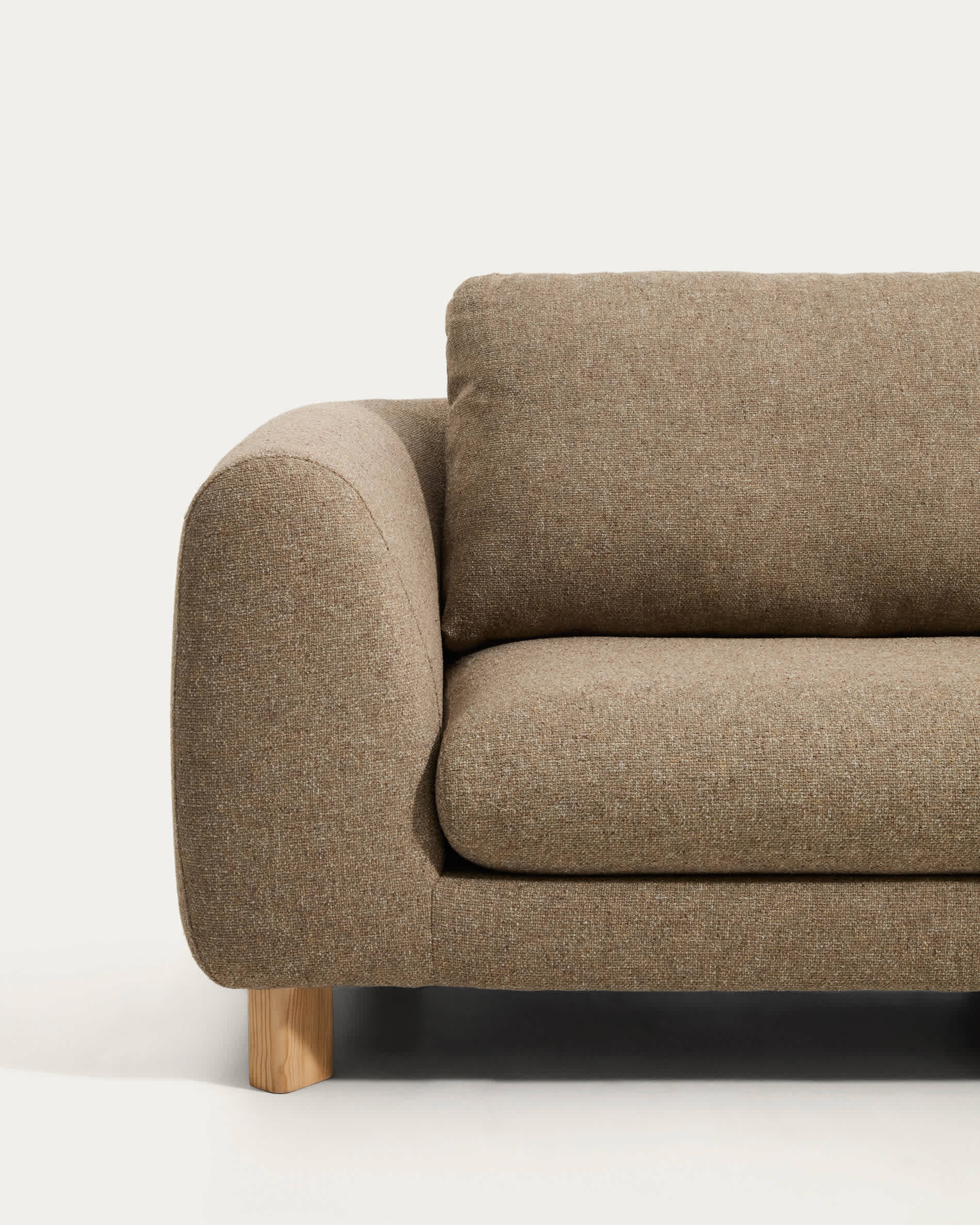 Vera light brown 4-seater sofa with right-hand chaise longue with natural-finish solid ash wood legs 322 cm FSC Mix Credit