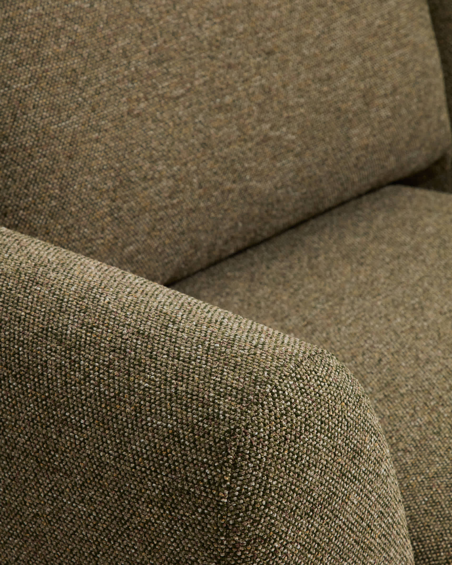 Vera olive green 5-seater corner sofa with walnut-finish solid ash wood legs 330 x 330 cm FSC Mix Credit