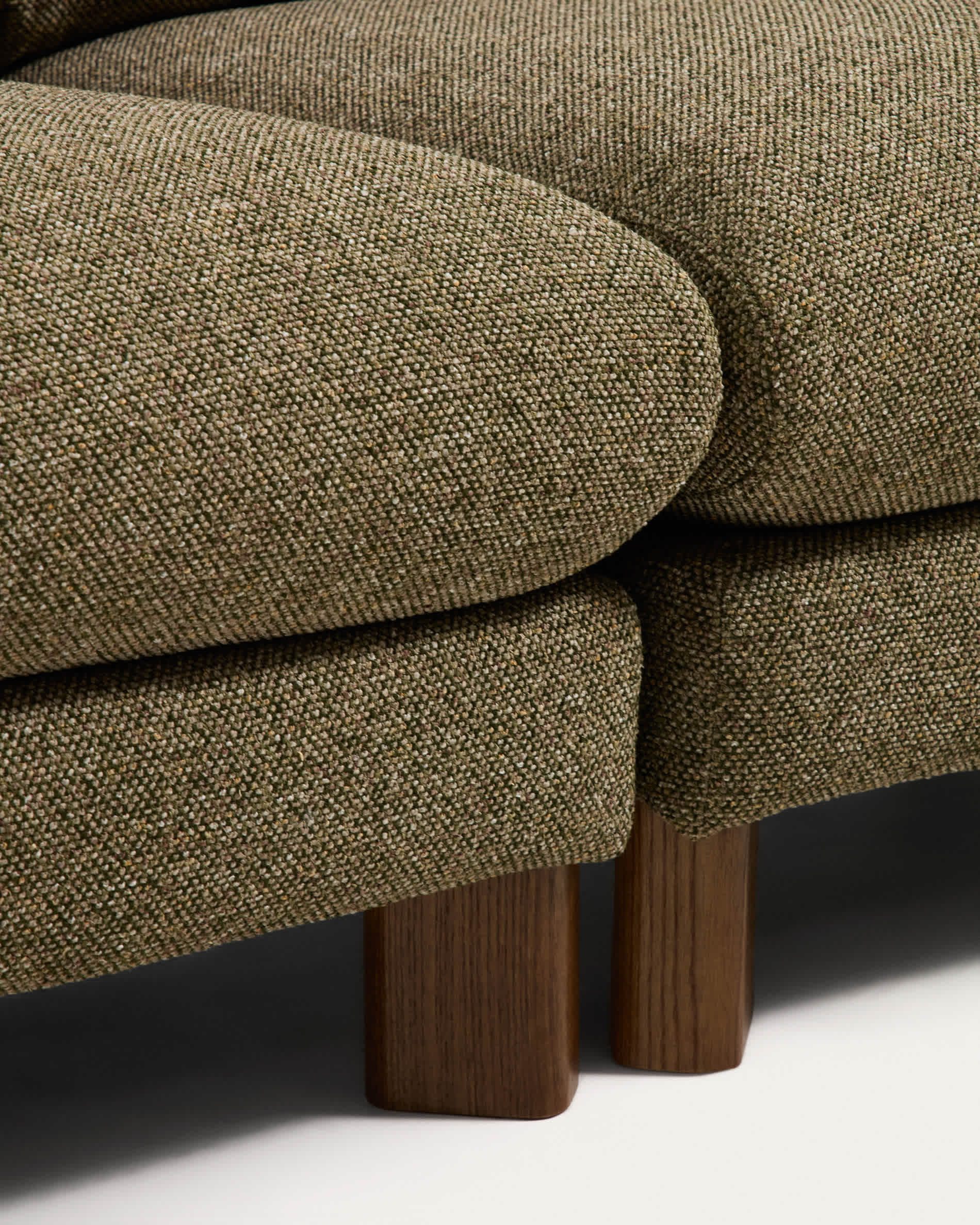 Vera olive green 3-seater sofa with walnut-finish solid ash wood legs 230 cm FSC Mix Credit