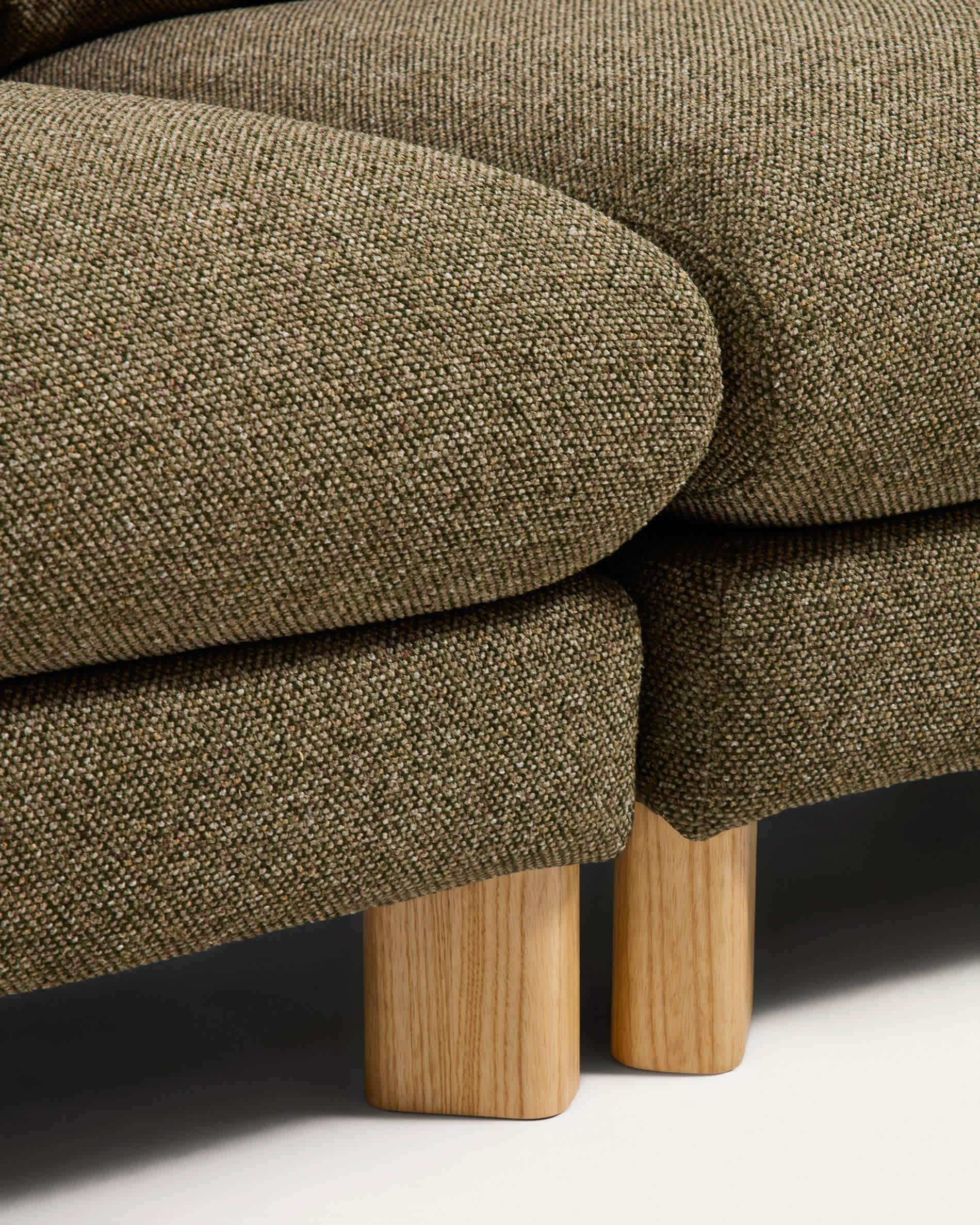 Vera olive green 3-seater sofa with natural-finish solid ash wood legs 230 cm FSC Mix Credit
