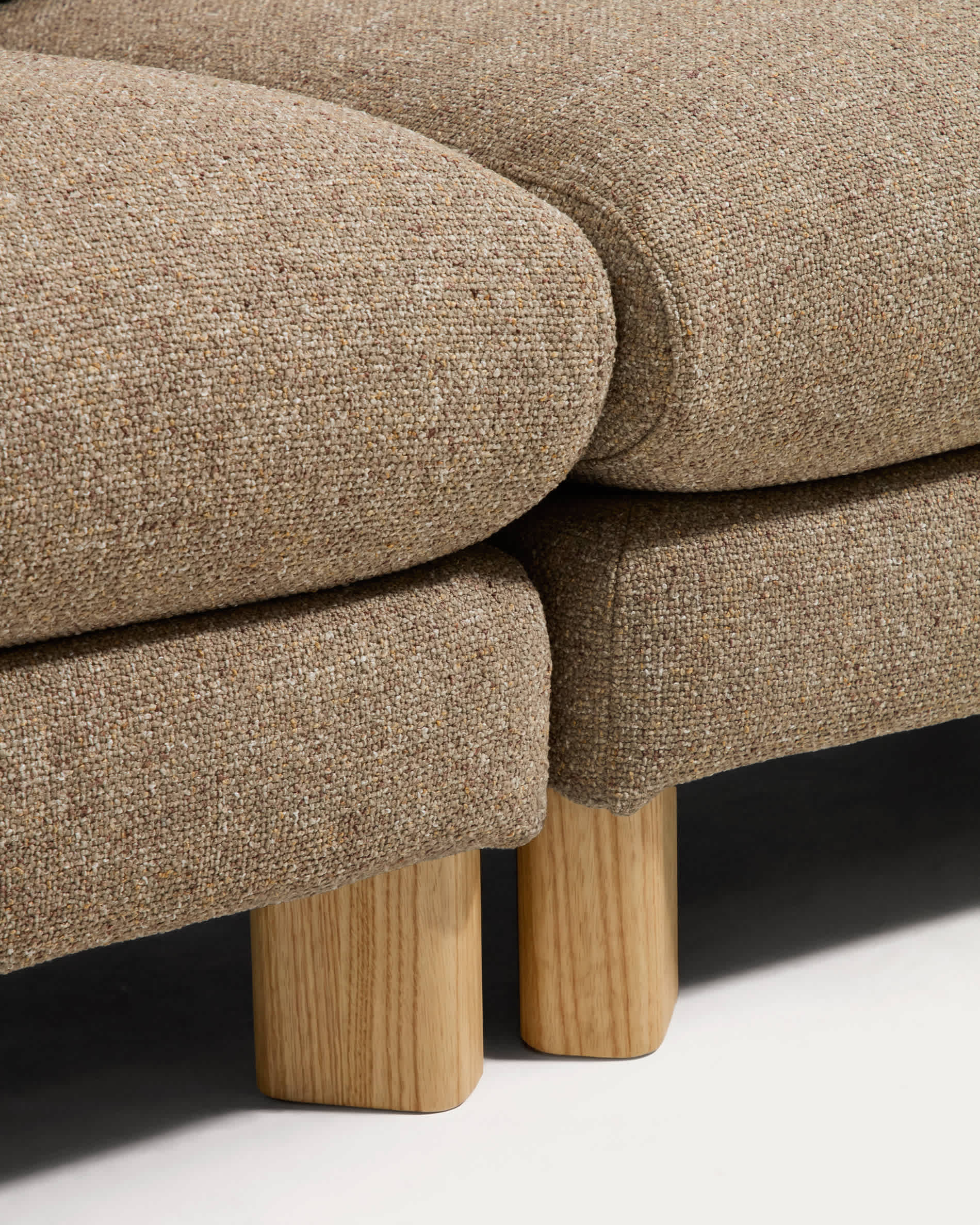 Vera light brown 3-seater sofa with natural-finish solid ash wood legs 230 cm FSC Mix Credit
