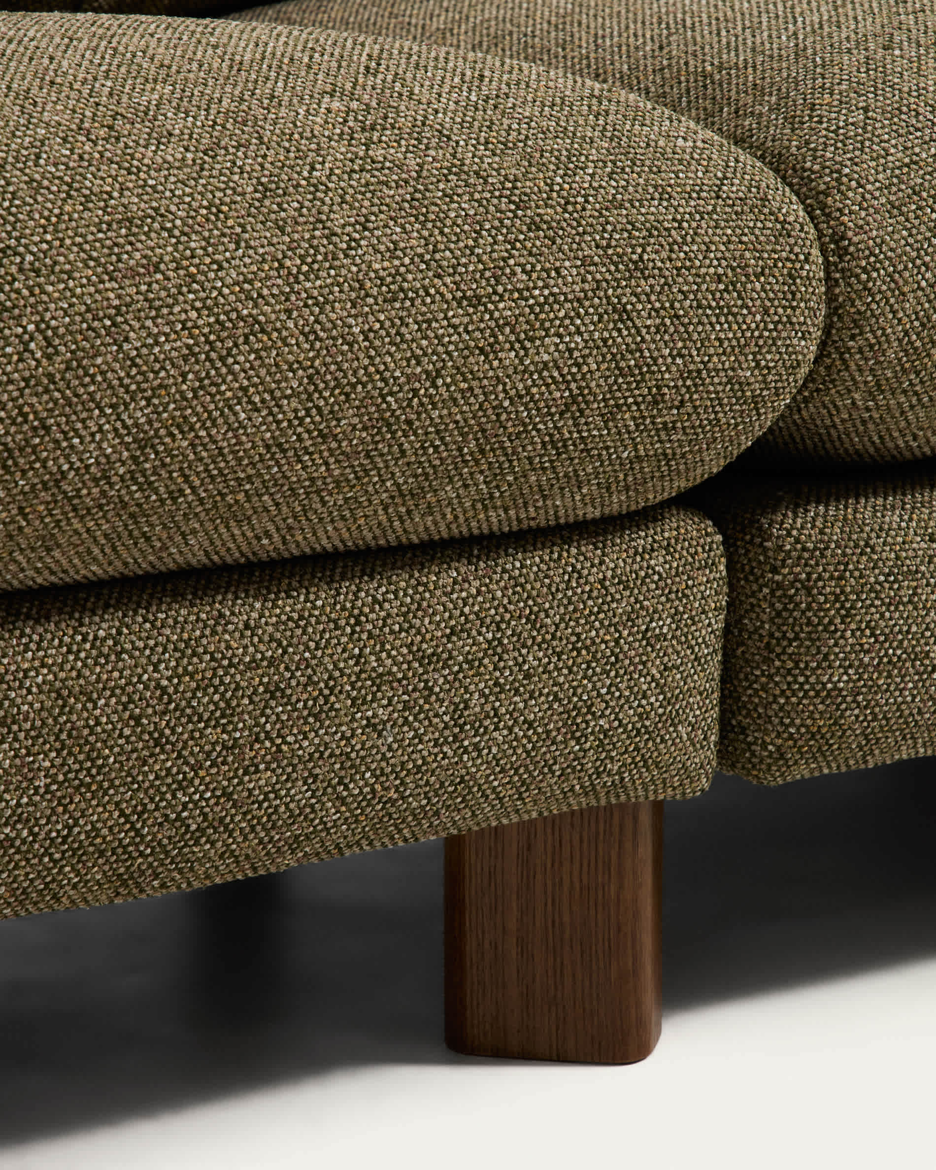Vera olive green 4-seater sofa with walnut-finish solid ash wood legs 320 cm FSC Mix Credit