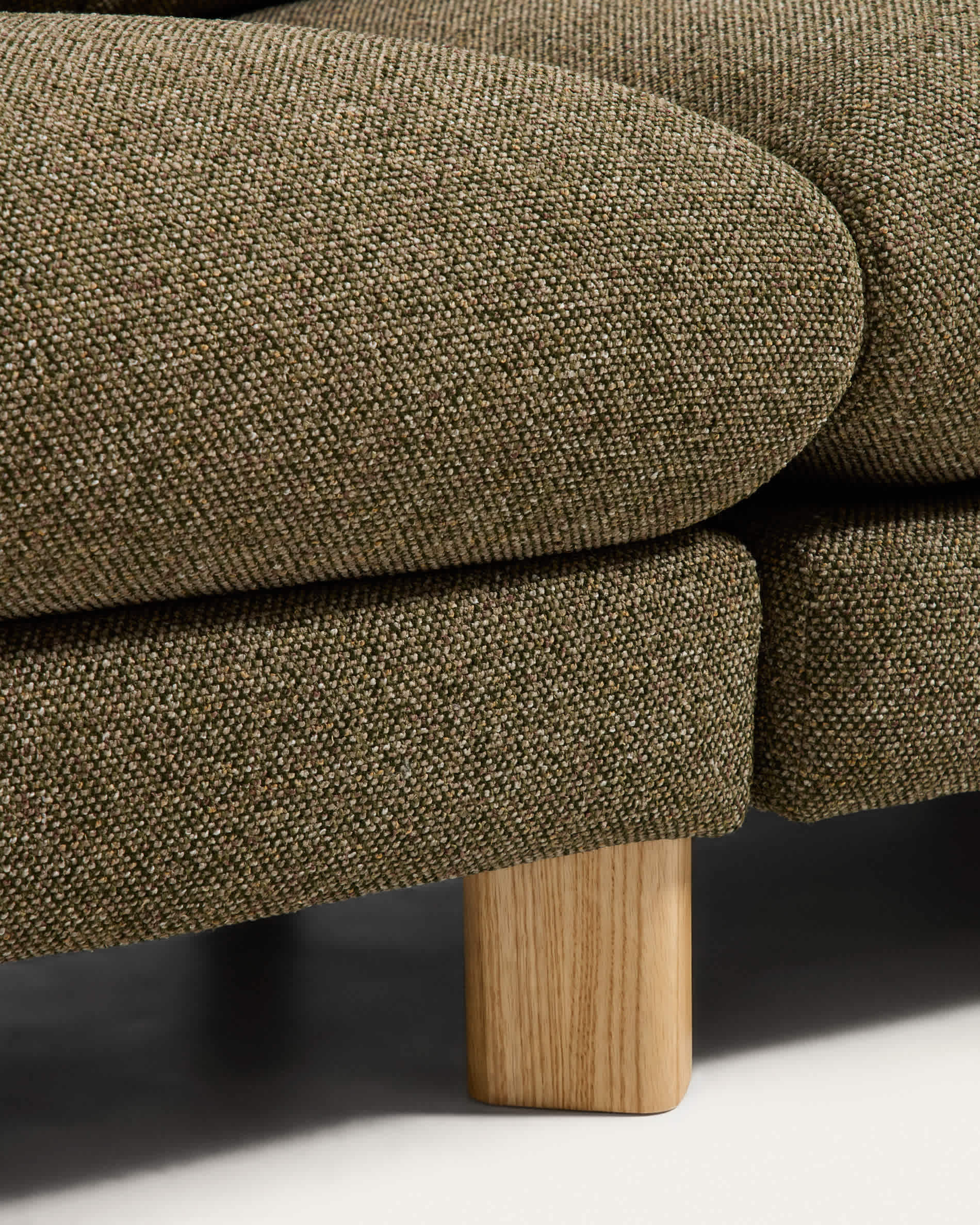 Vera olive green 4-seater sofa with natural-finish solid ash wood legs 320 cm FSC Mix Credit