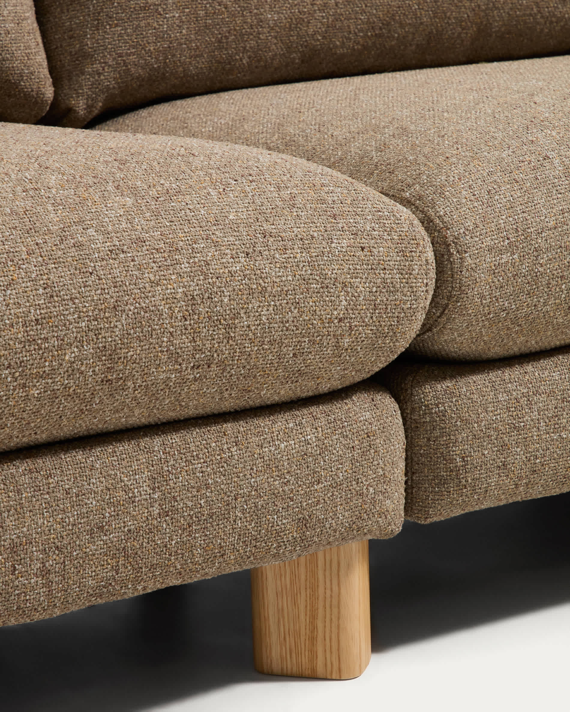 Vera light brown 4-seater sofa with natural-finish solid ash wood legs 320 cm FSC Mix Credit