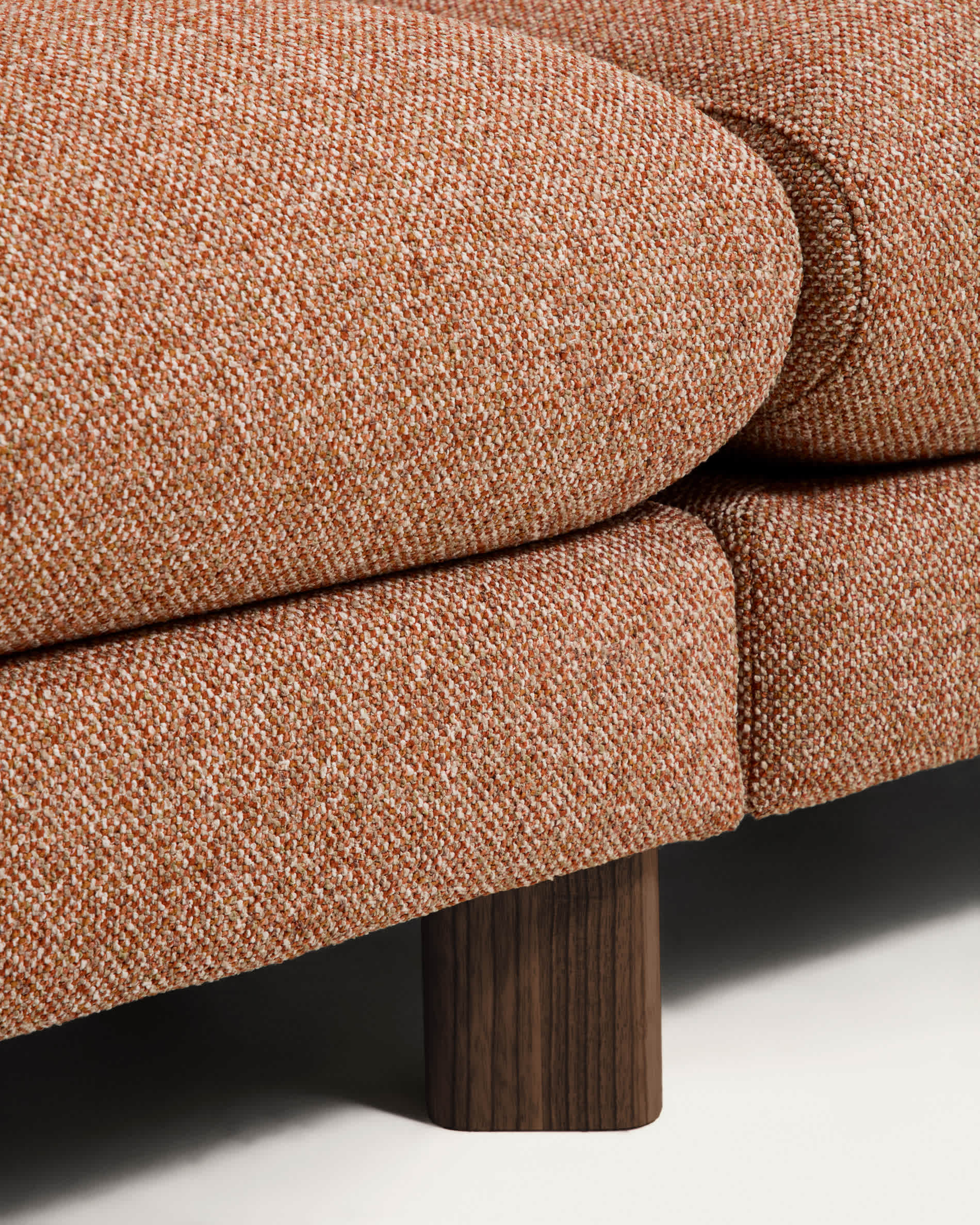 Vera terracotta 4-seater sofa with walnut-finish solid ash wood legs 320 cm FSC Mix Credit