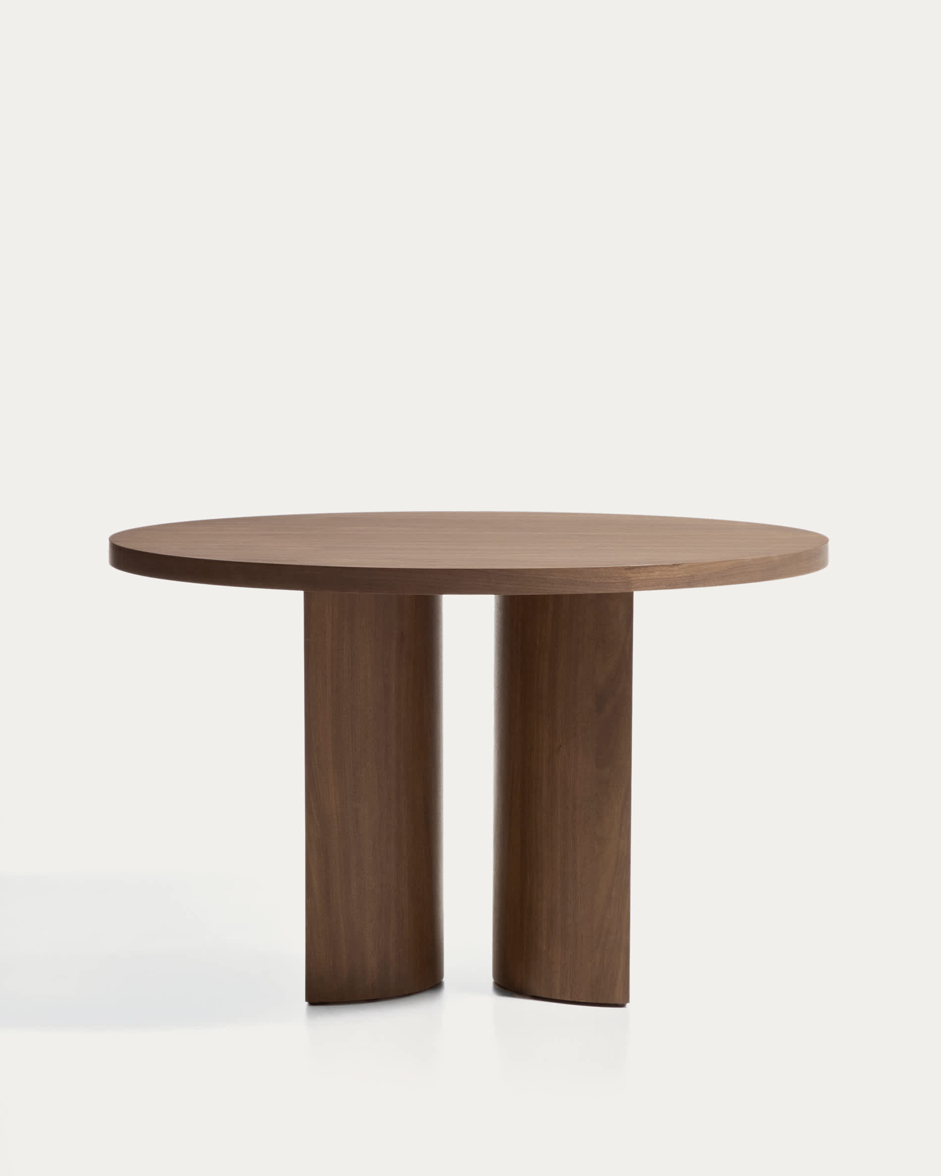 Nealy round table with a walnut veneer in a dark finish, Ø 120 cm