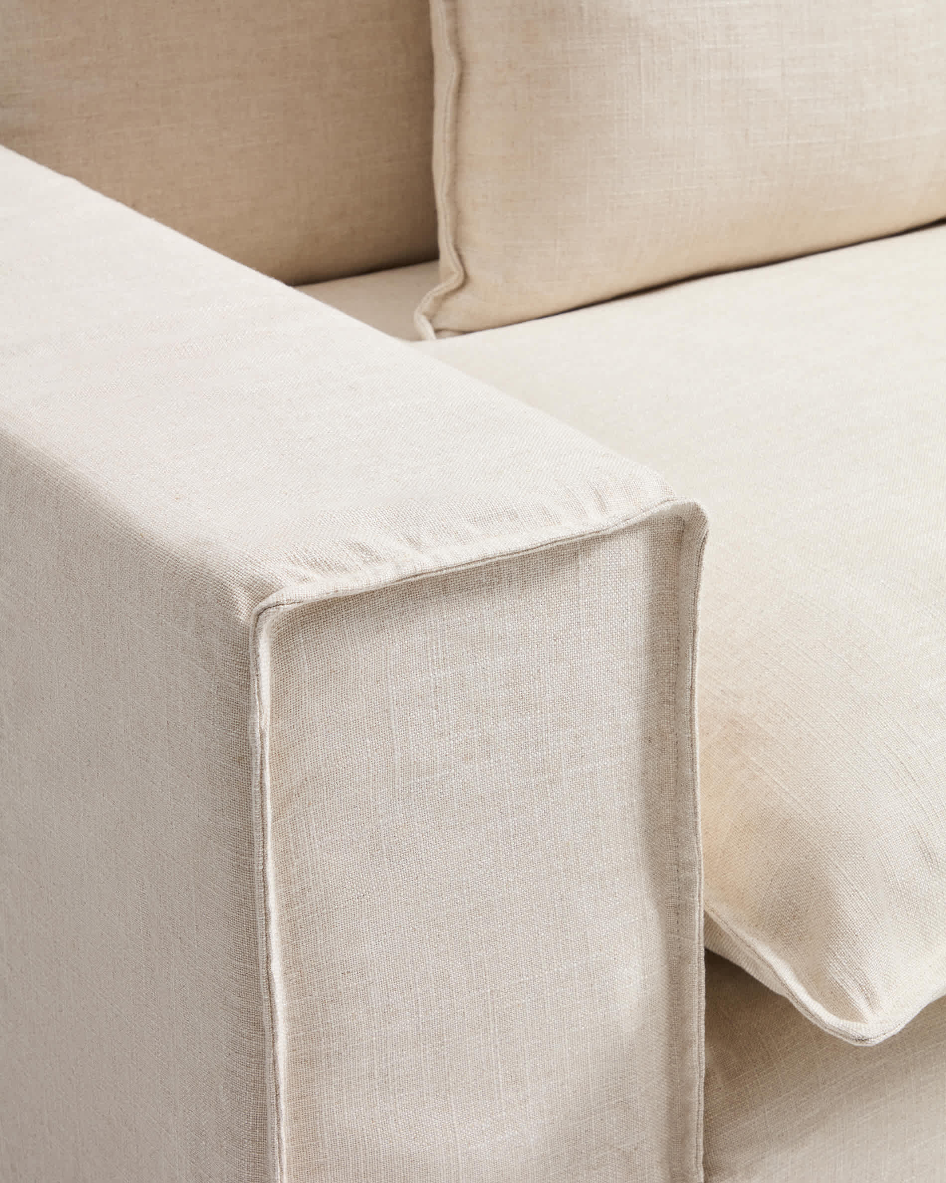 Anarela beige linen and viscose armchair with removable cover 130cm FSC Mix Credit