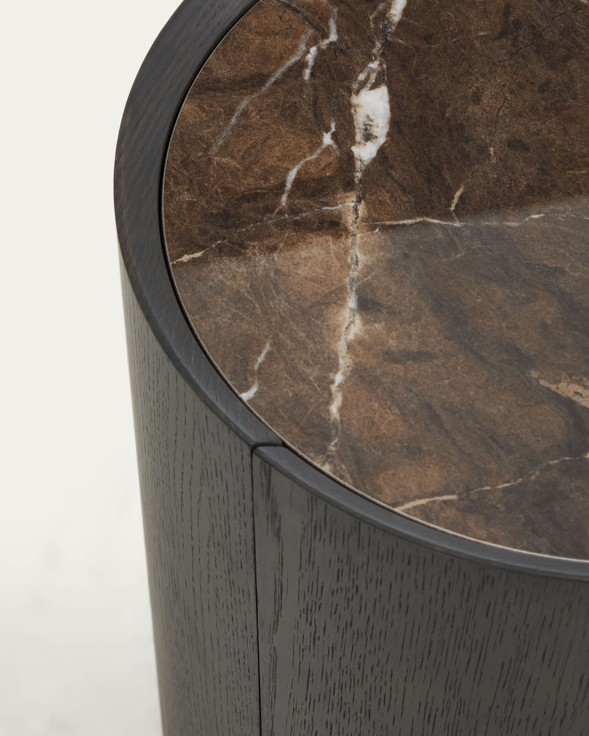 Nemore bedside table with 1 oak veneer drawer and Emperador marble-effect ceramic top, FSC Mix Credit, Ø 40 cm
