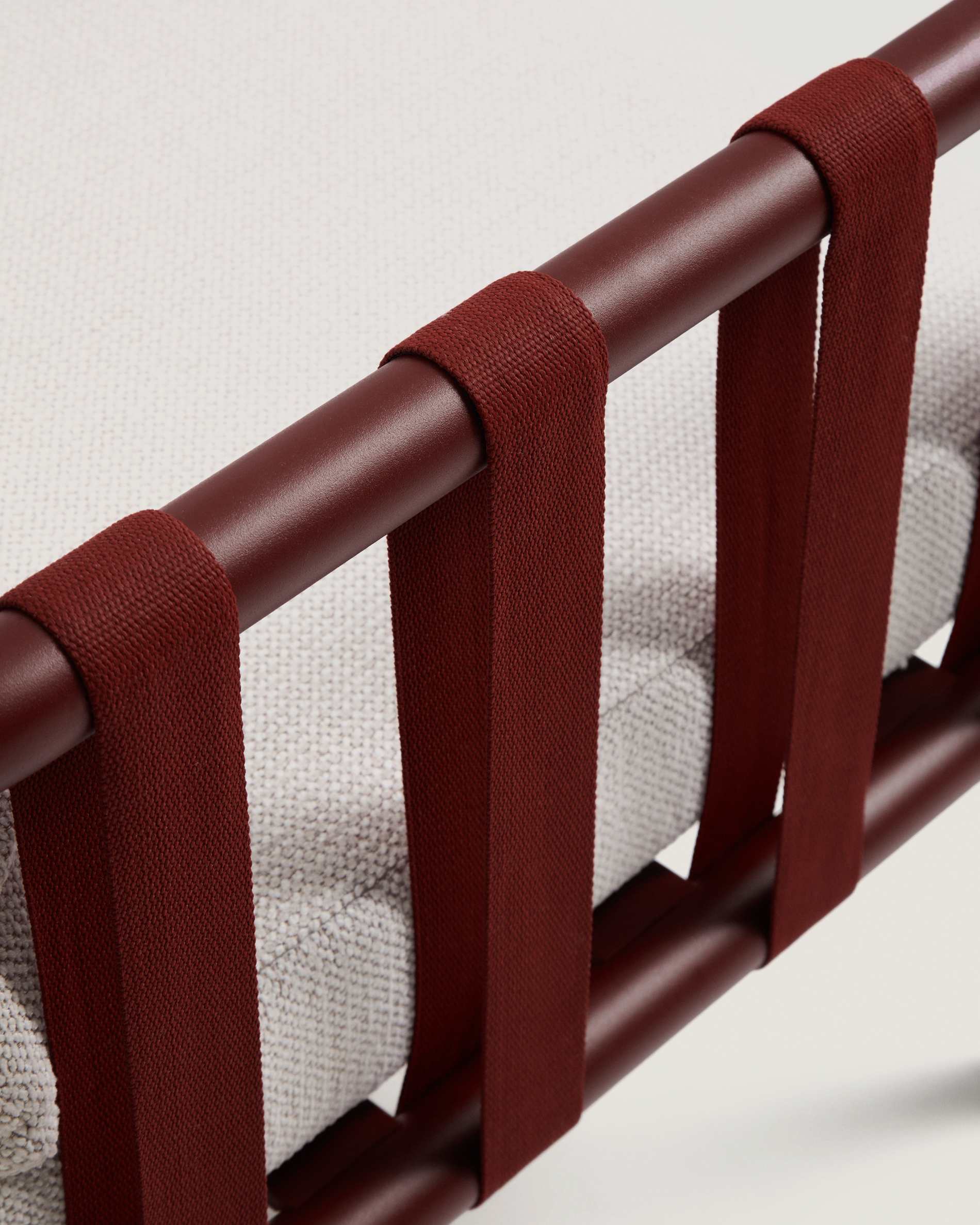 Omala set consisting of 2-seater sofa and 2 armchairs in burgundy rope cord and aluminium