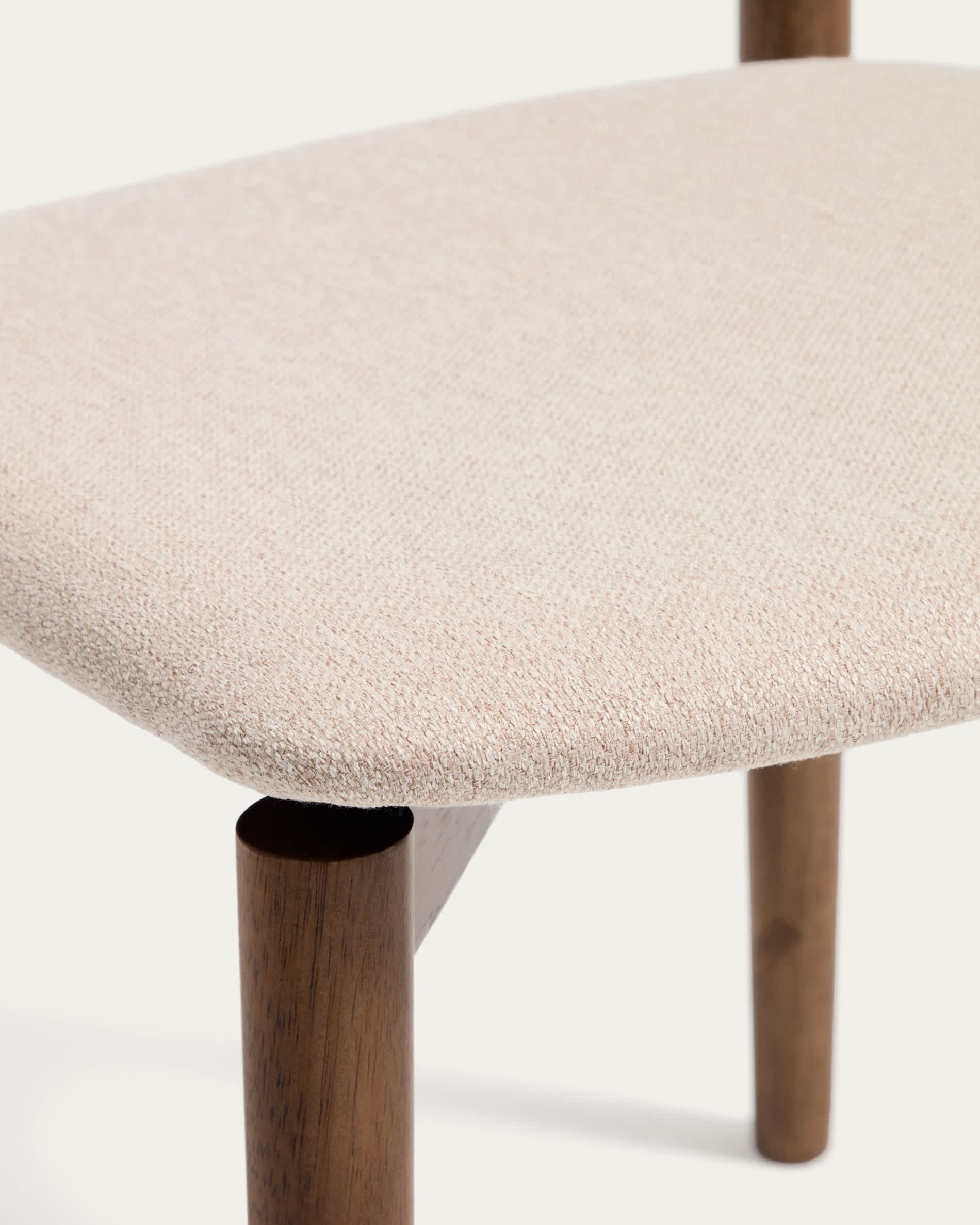 Evera chair in oak veneer with walnut finish and brown chenille