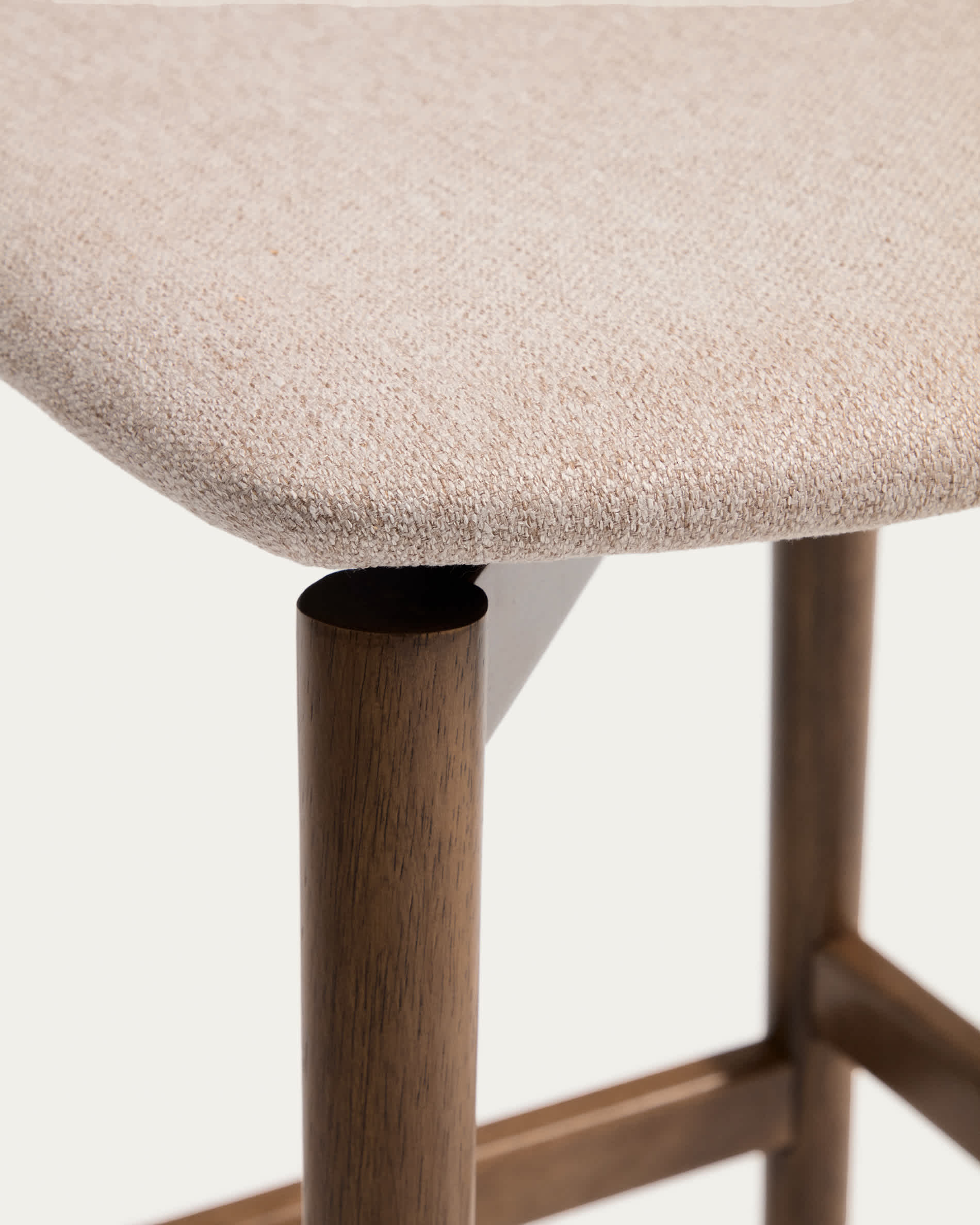 Evera stool in oak veneer with walnut finish and brown chenille 65cm