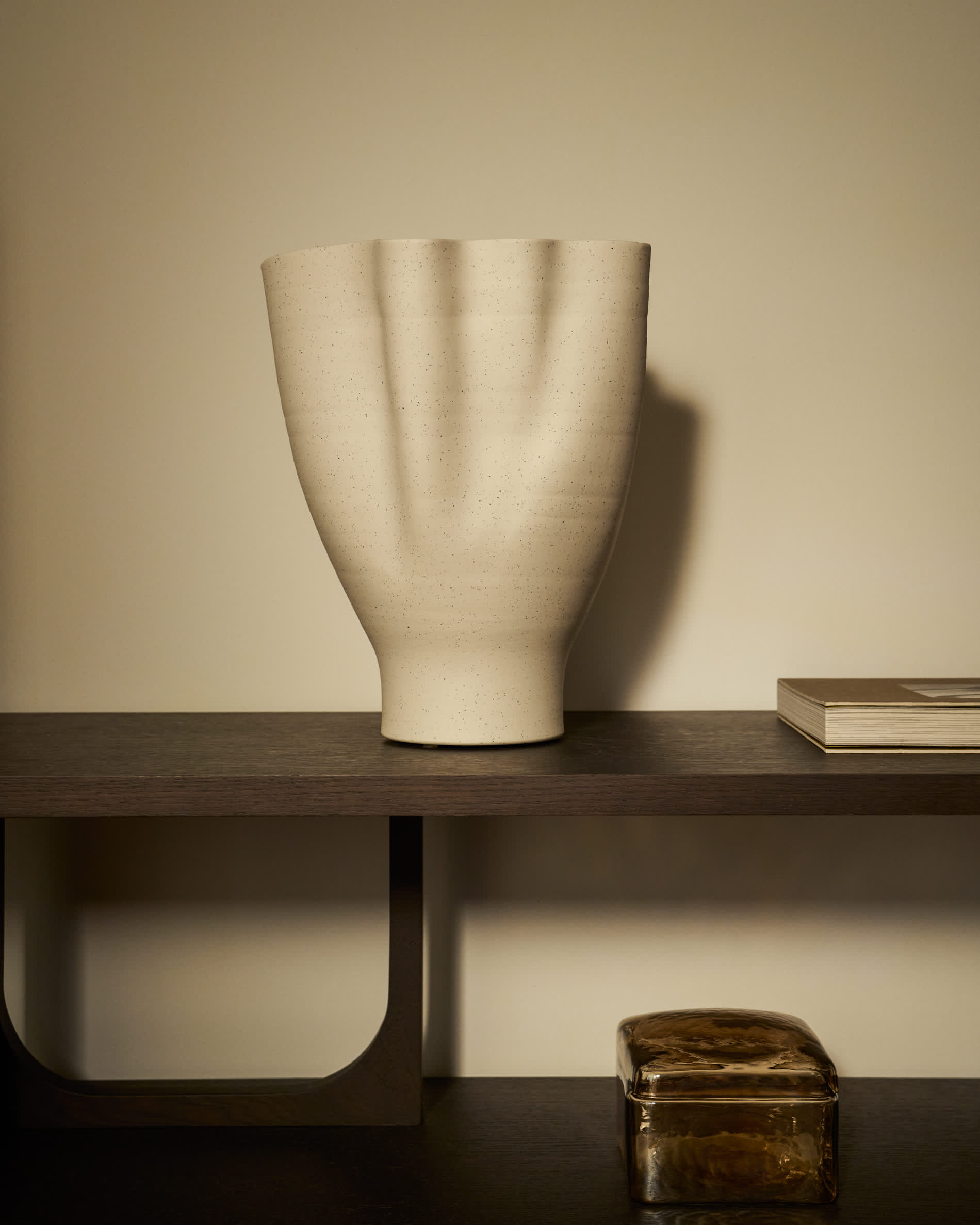 Nilea vase in ecru ceramic 34cm