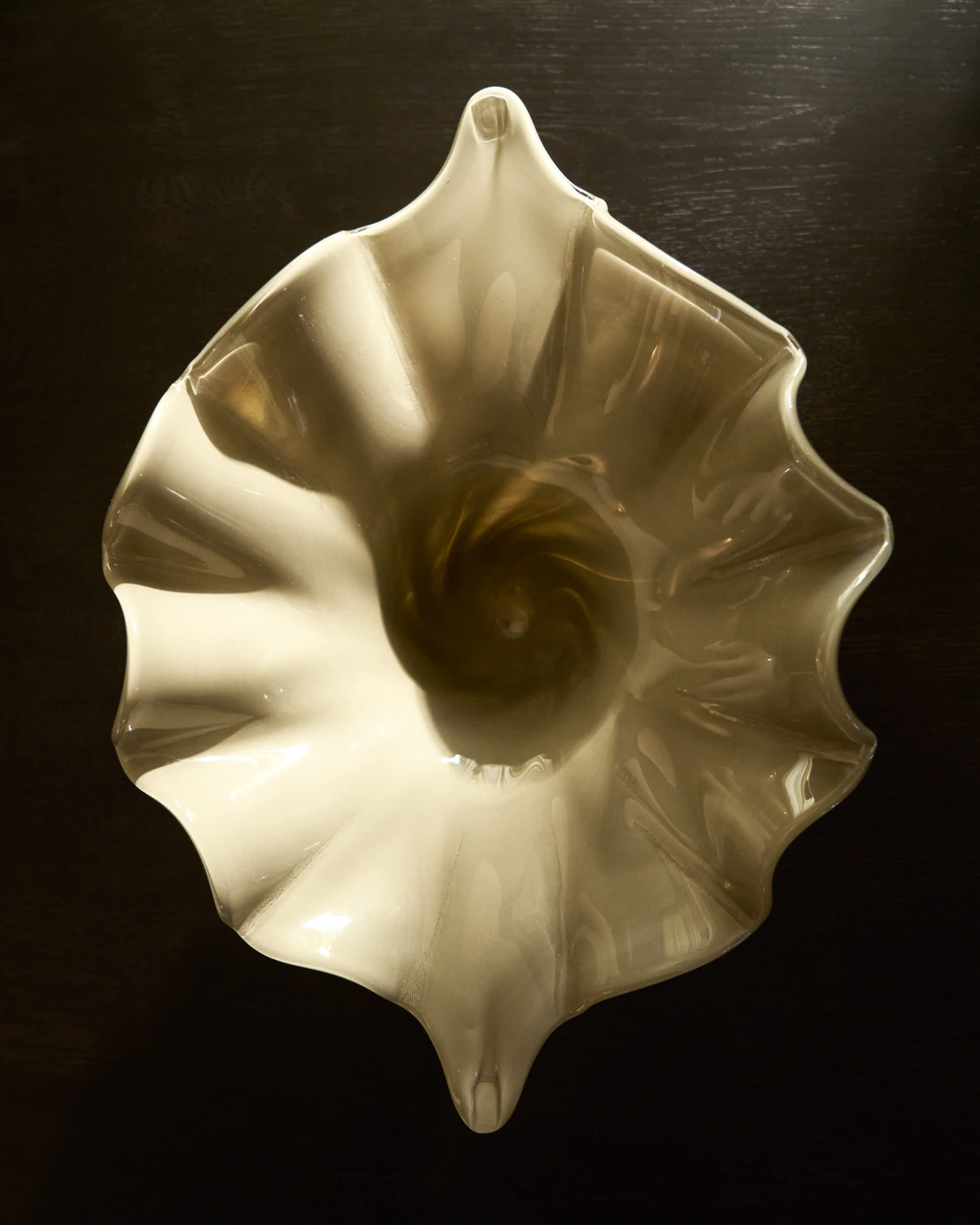 Lurea centrepiece in greyish green glass 56 x 36.5cm