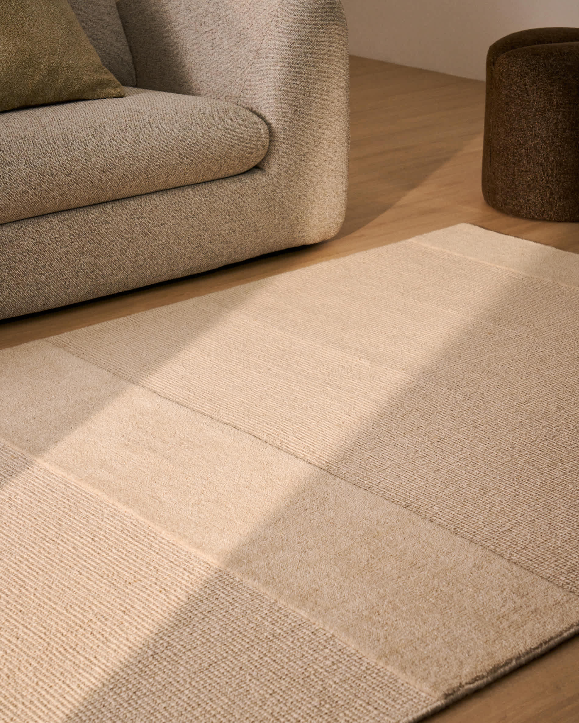 Esola beige wool rug 200 x 300 cm