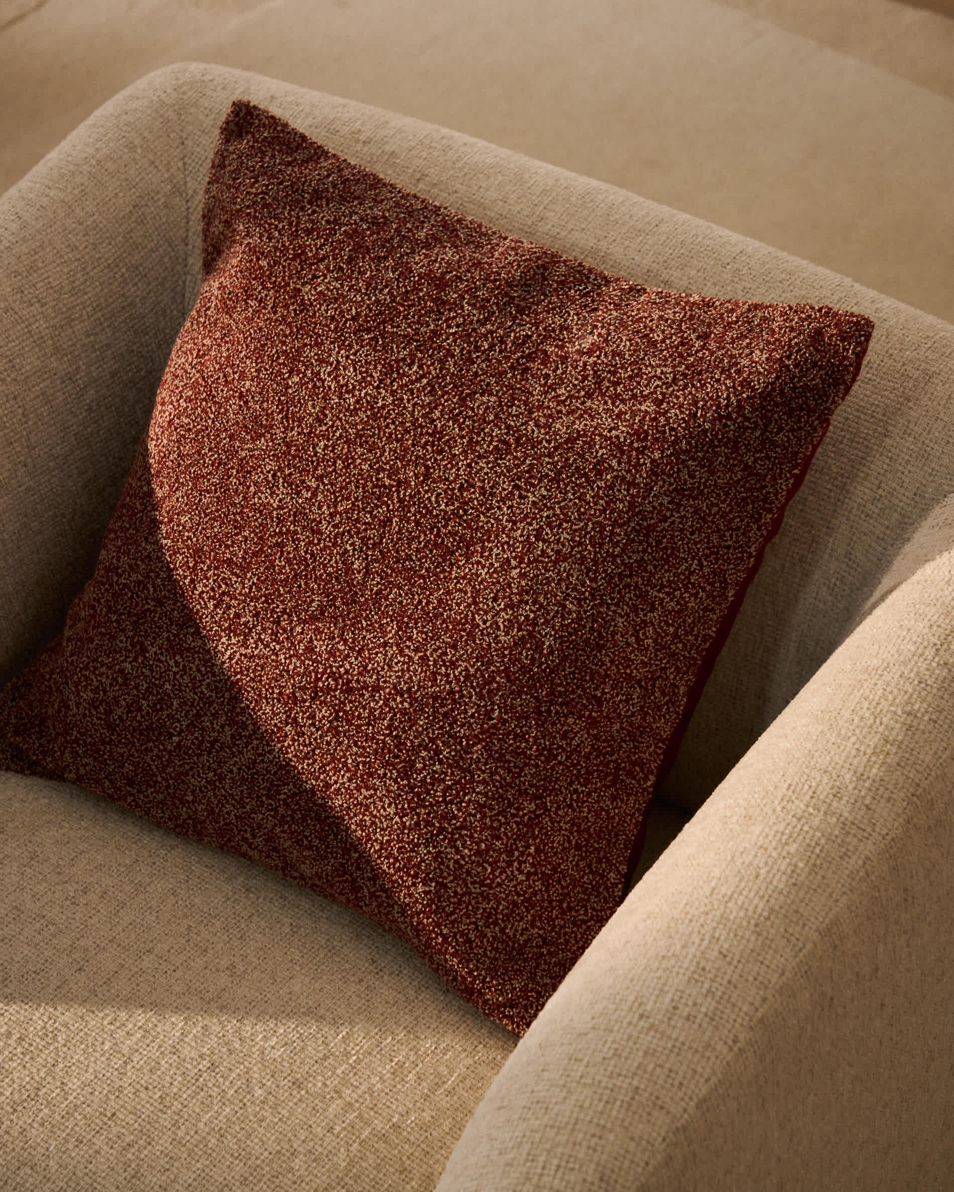 Olinan maroon bouclé melange cushion cover 50 x 50 cm