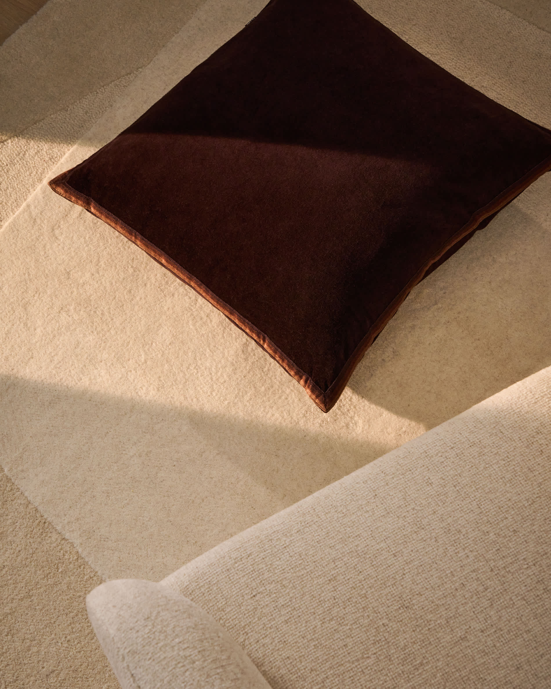Niroi 100%-cotton brown velvet cushion cover with ribbon detail 60 x 60 cm