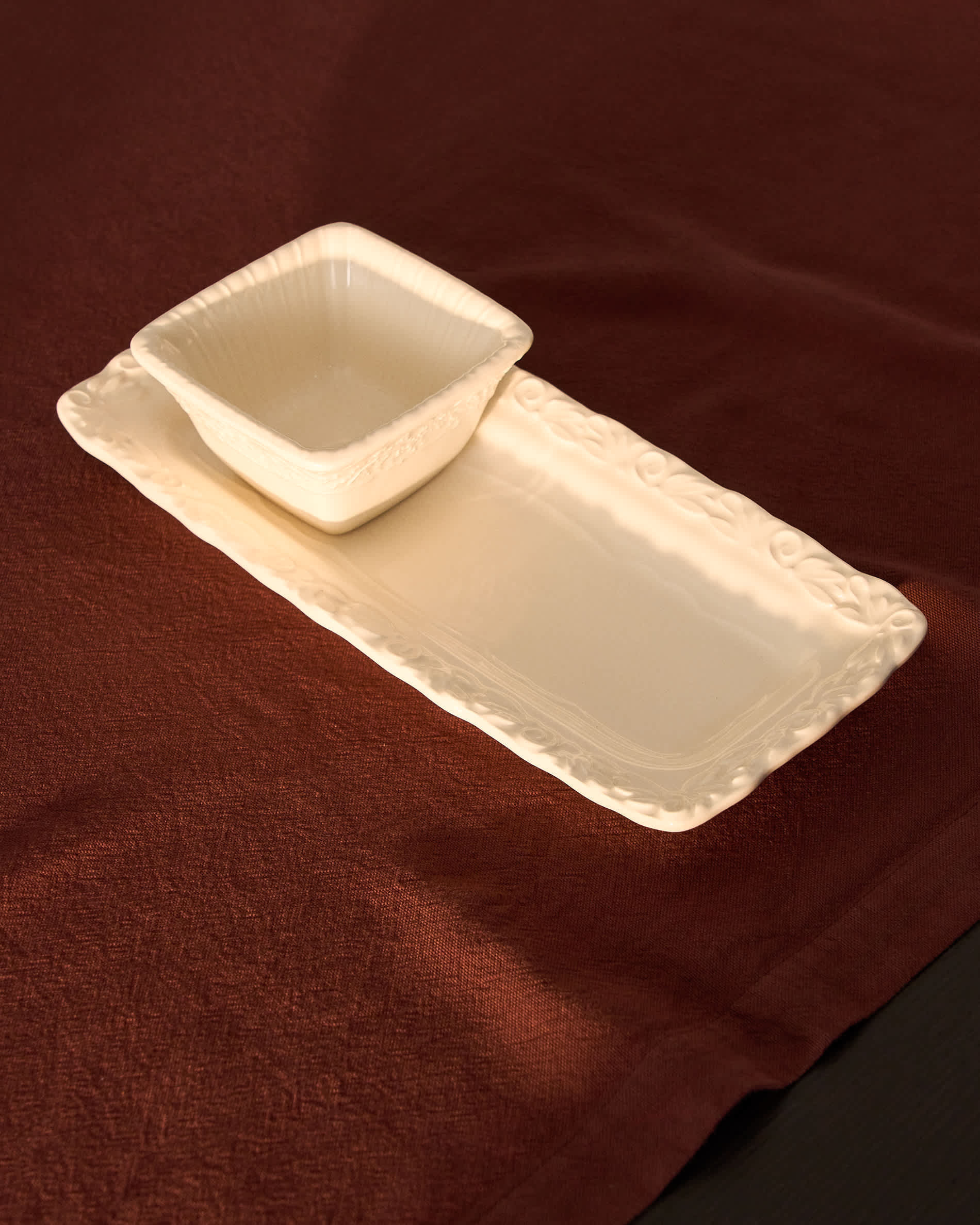 Varla beige ceramic tray