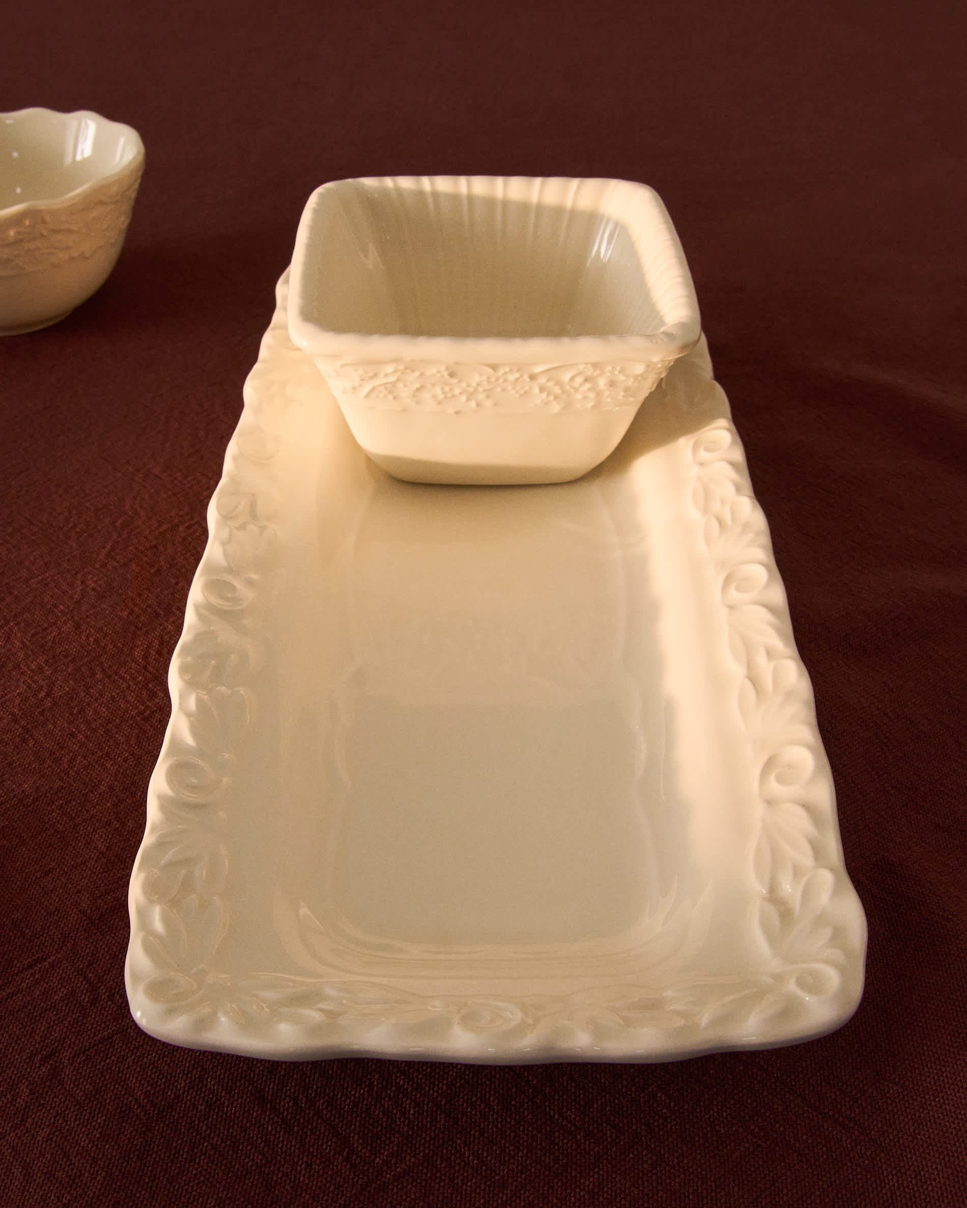 Varla beige ceramic tray