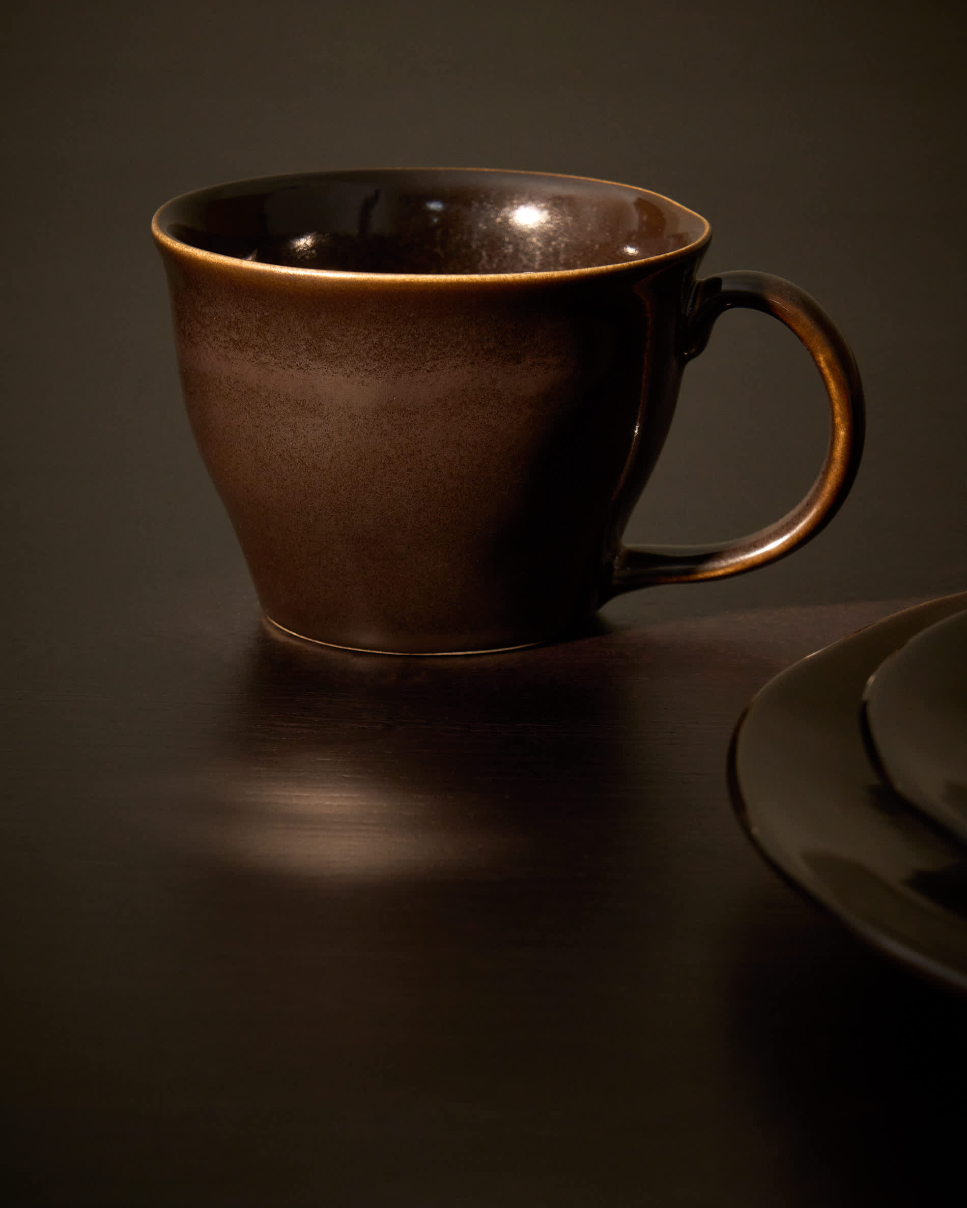 Aderno dark brown ceramic mug