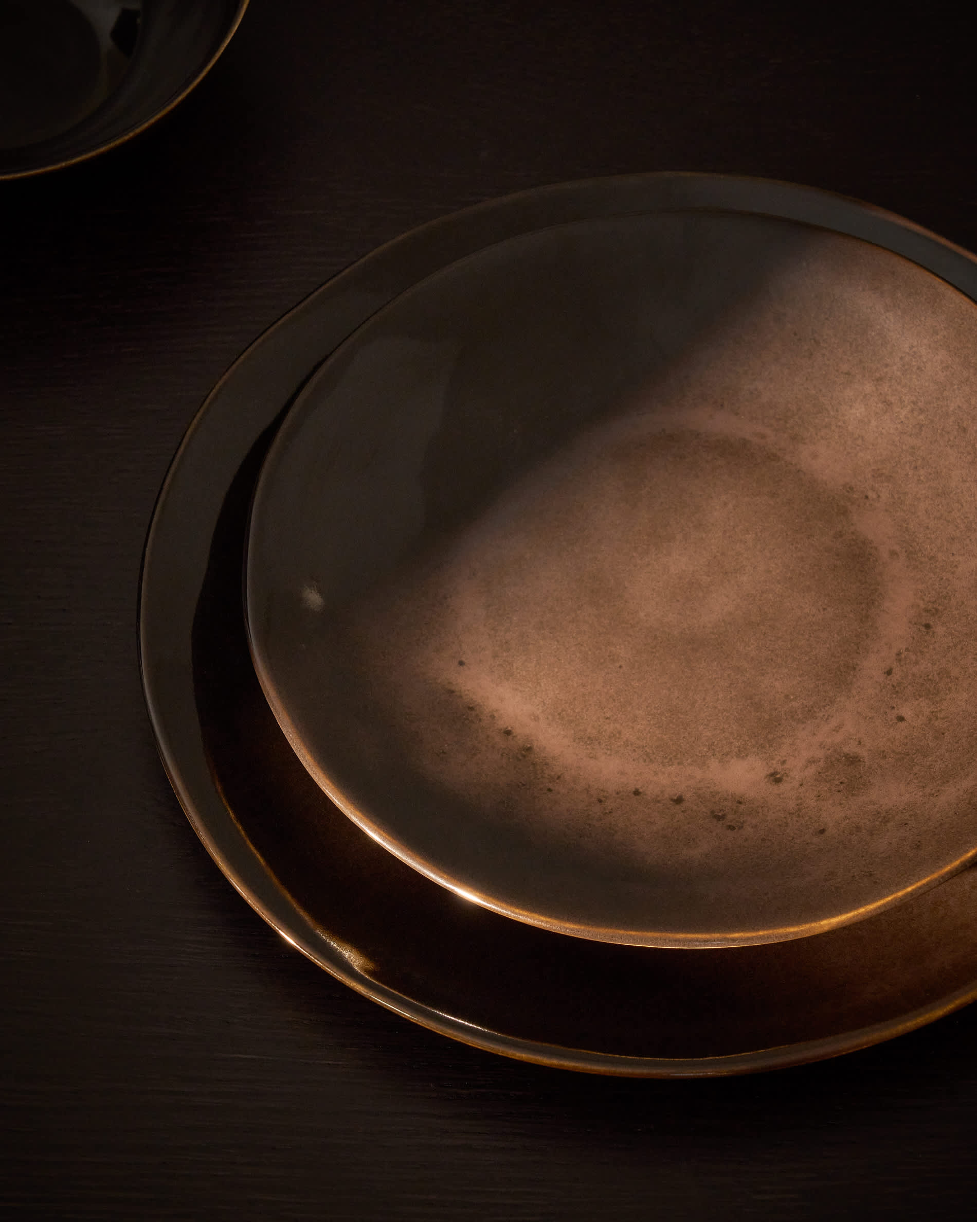 Aderno dark brown ceramic plate