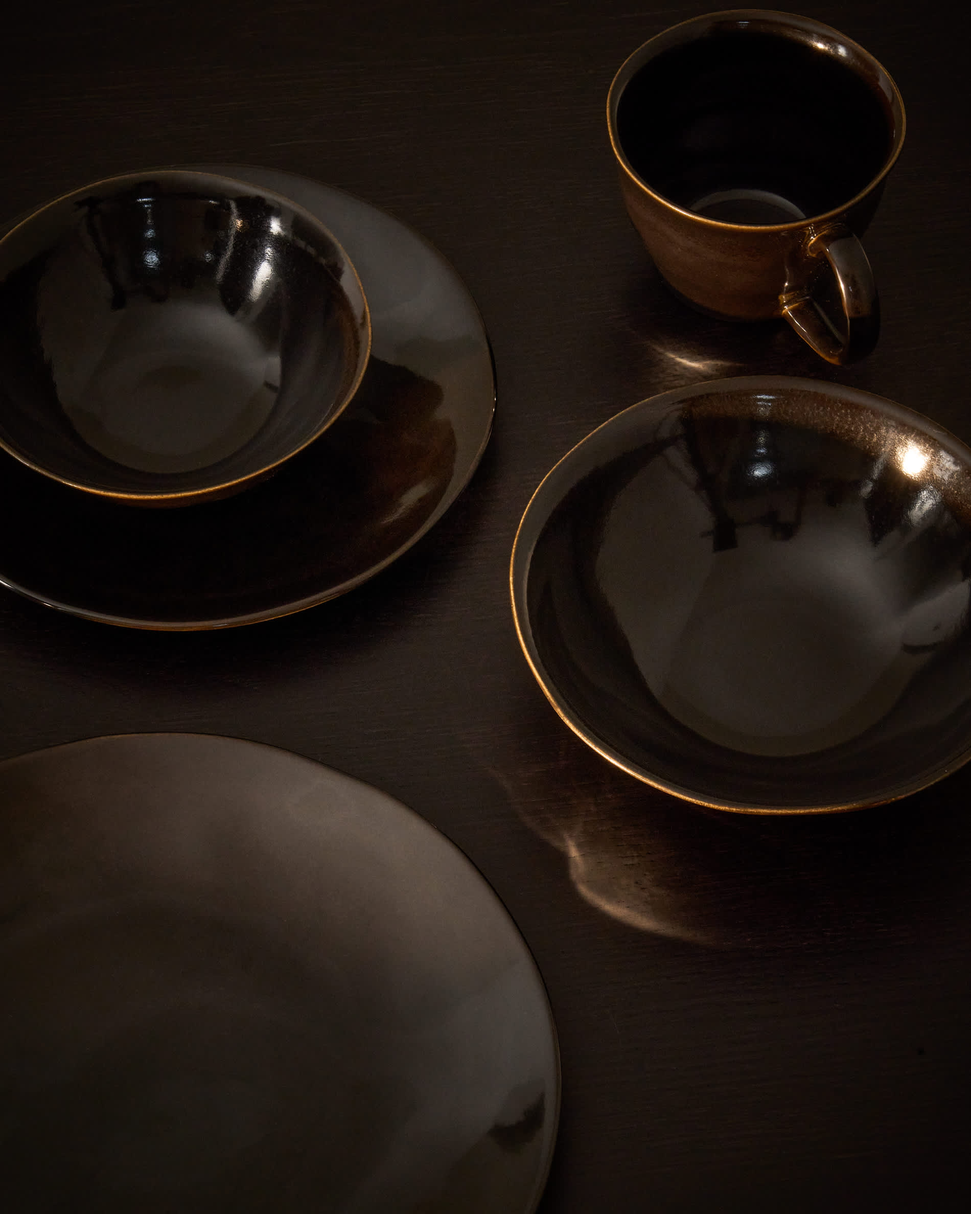 Aderno dark brown ceramic dessert plate