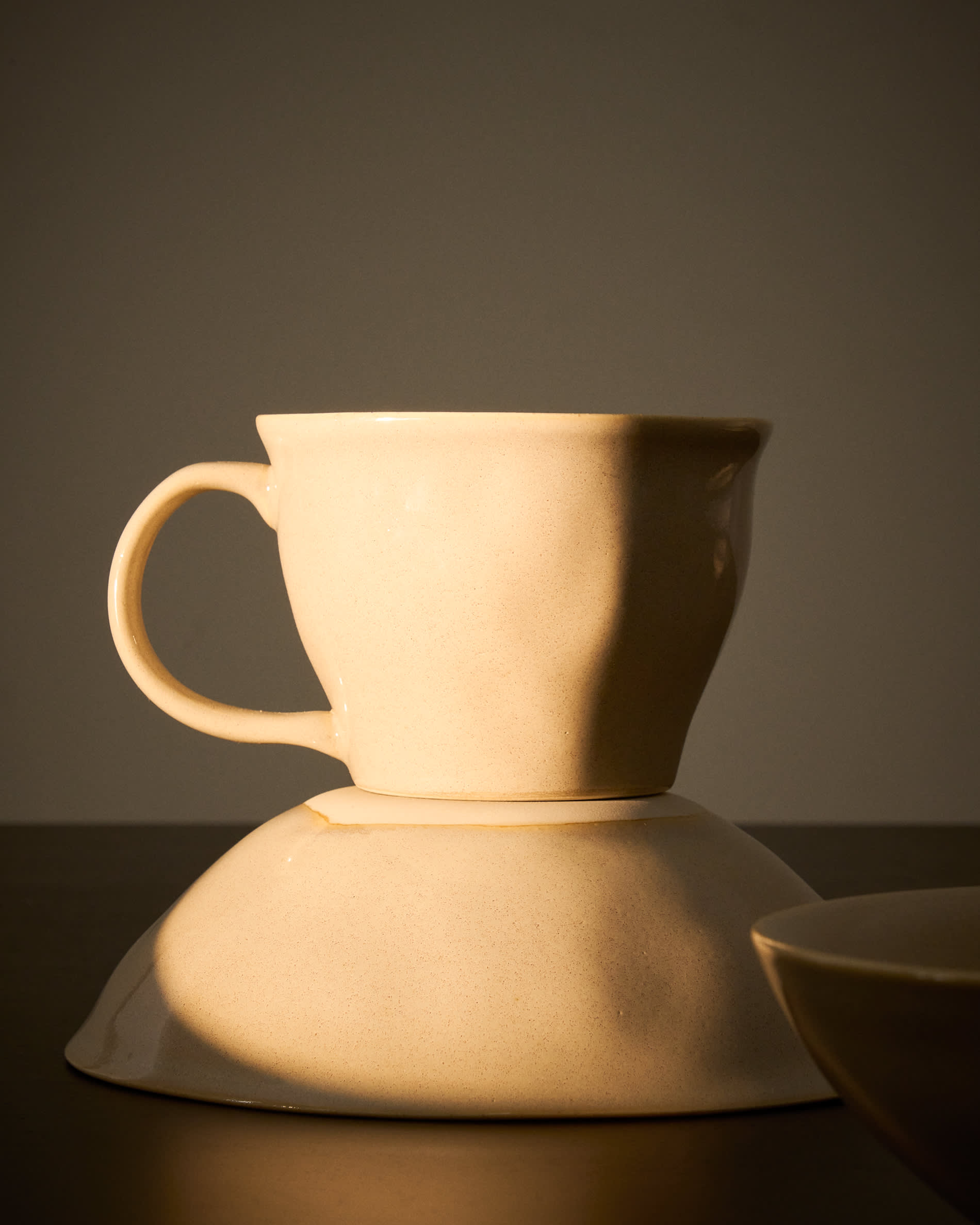 Aderno ivory ceramic mug