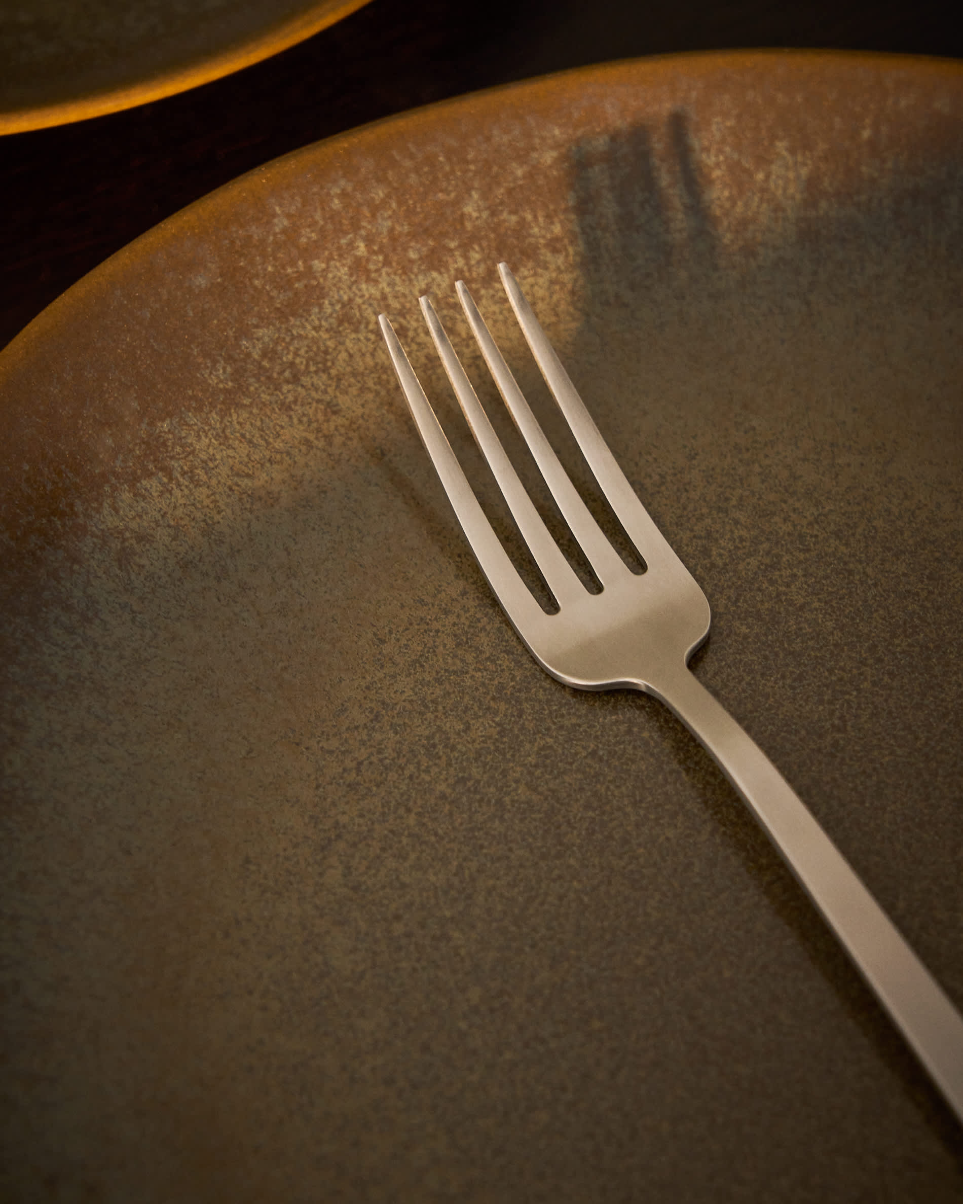 Aderno moss green ceramic plate
