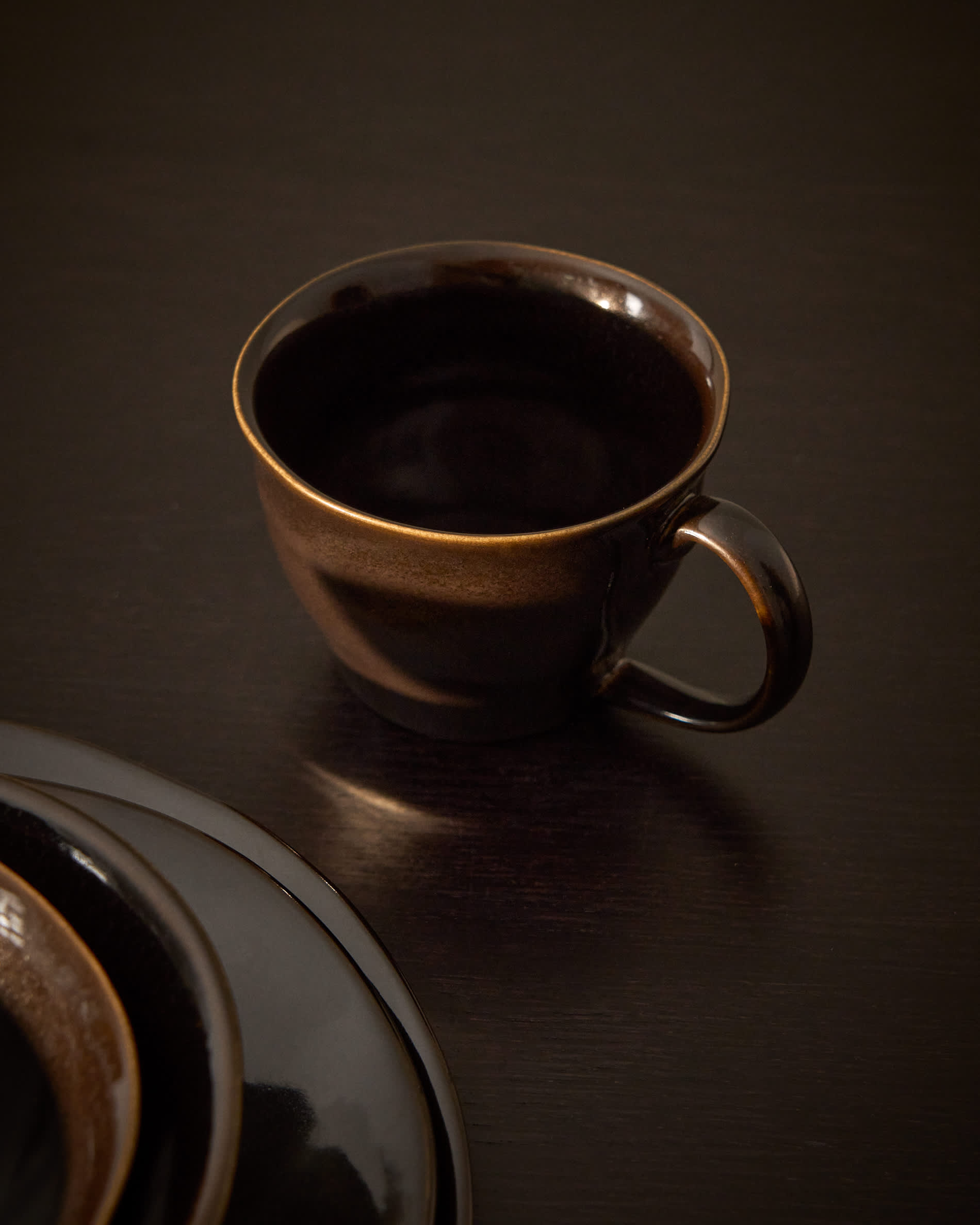 Aderno dark brown ceramic mug