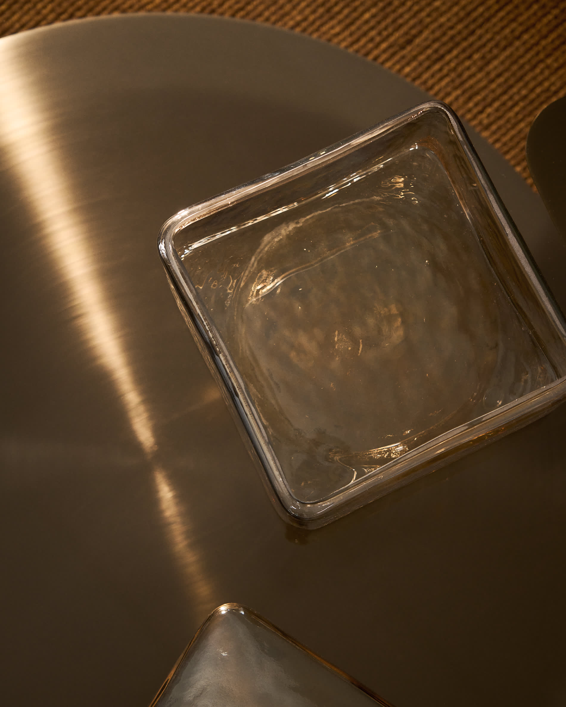 Aveli iridescent beige glass decorative box 19 x 19 cm