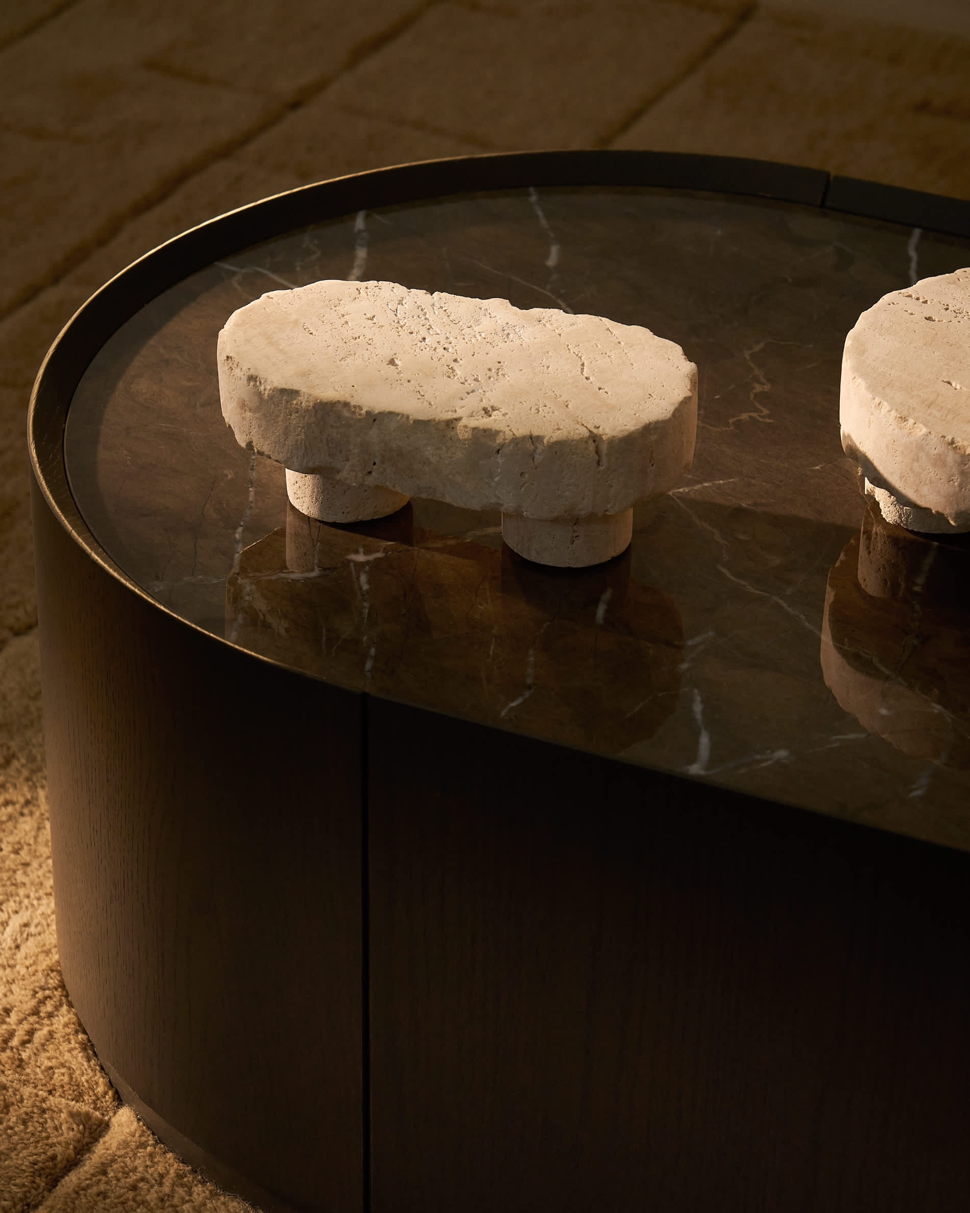 Zuno travertine centrepiece with raw finish 23 x 13 cm