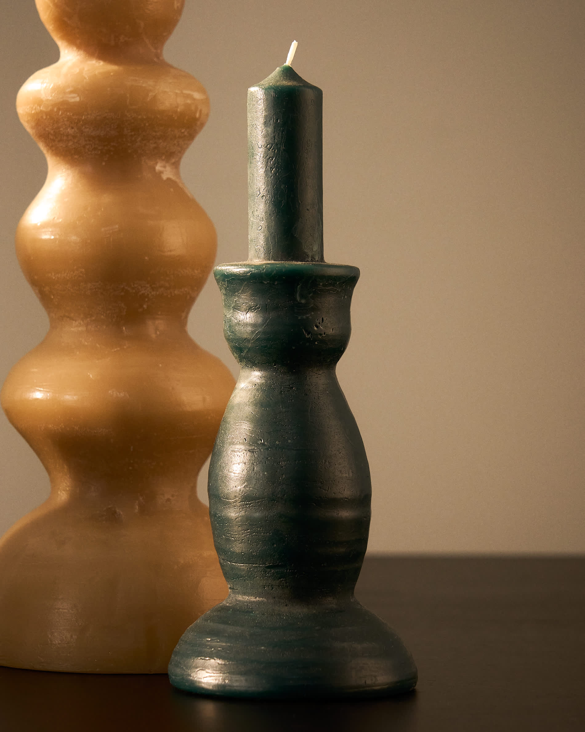 Ferel moss-green candle 24 cm