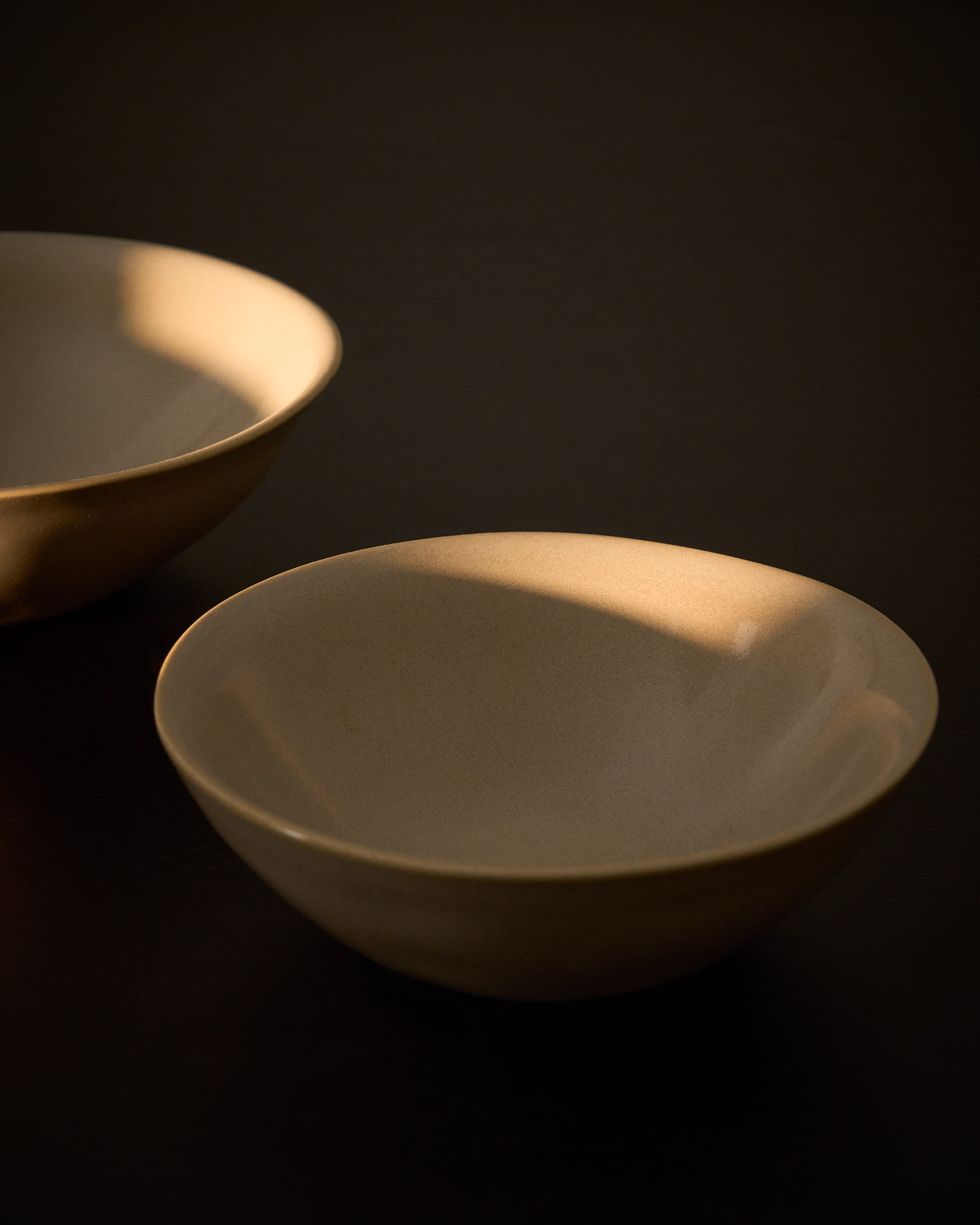 Aderno ivory ceramic bowl