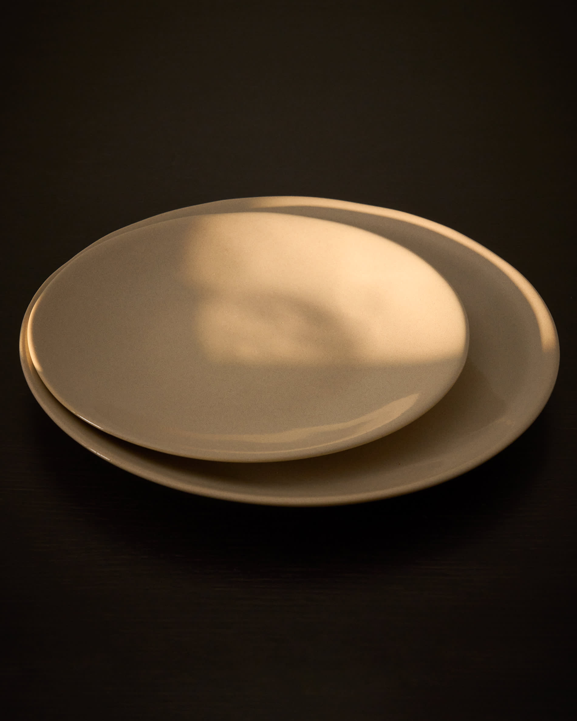 Aderno ivory ceramic plate