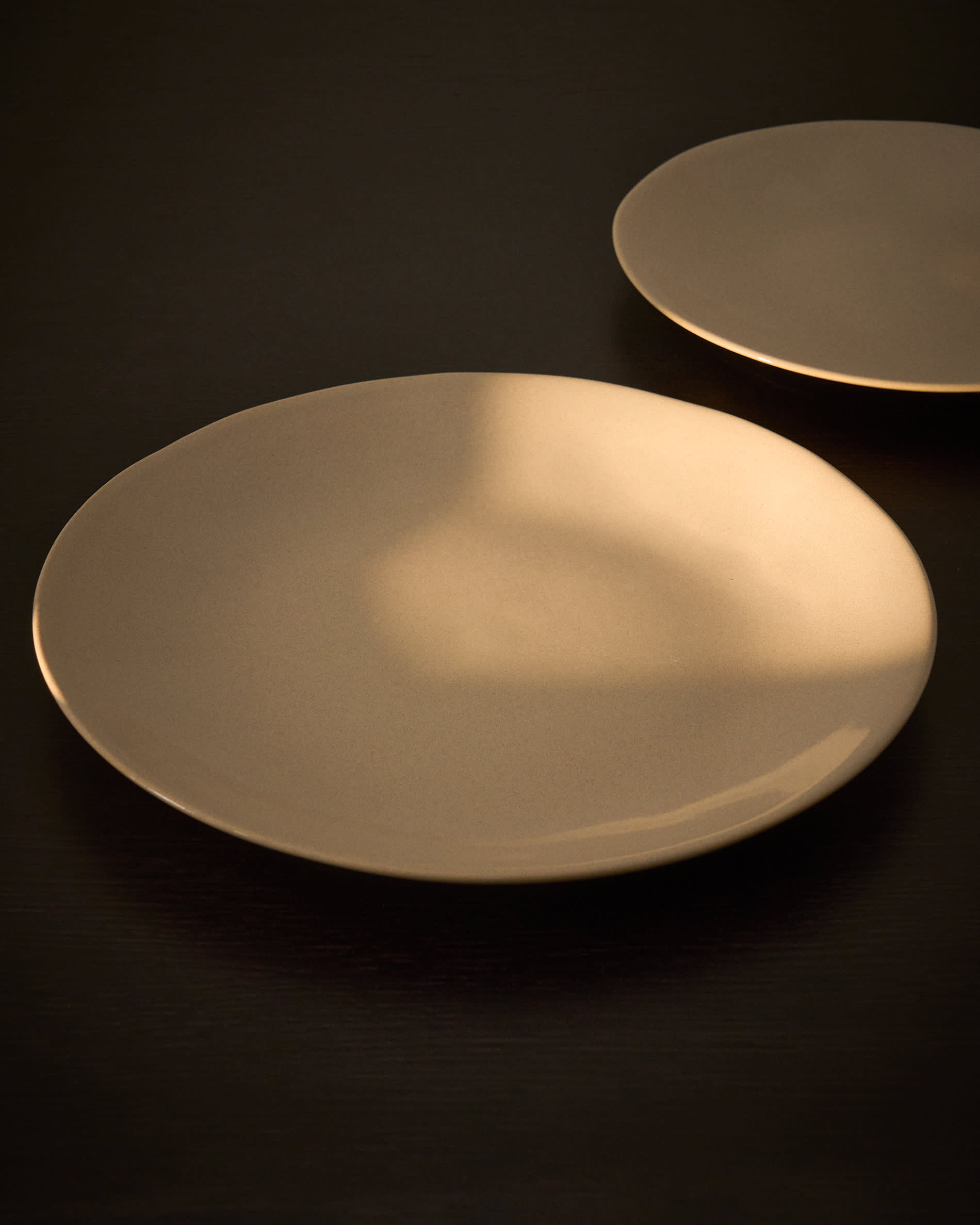 Aderno ivory ceramic plate