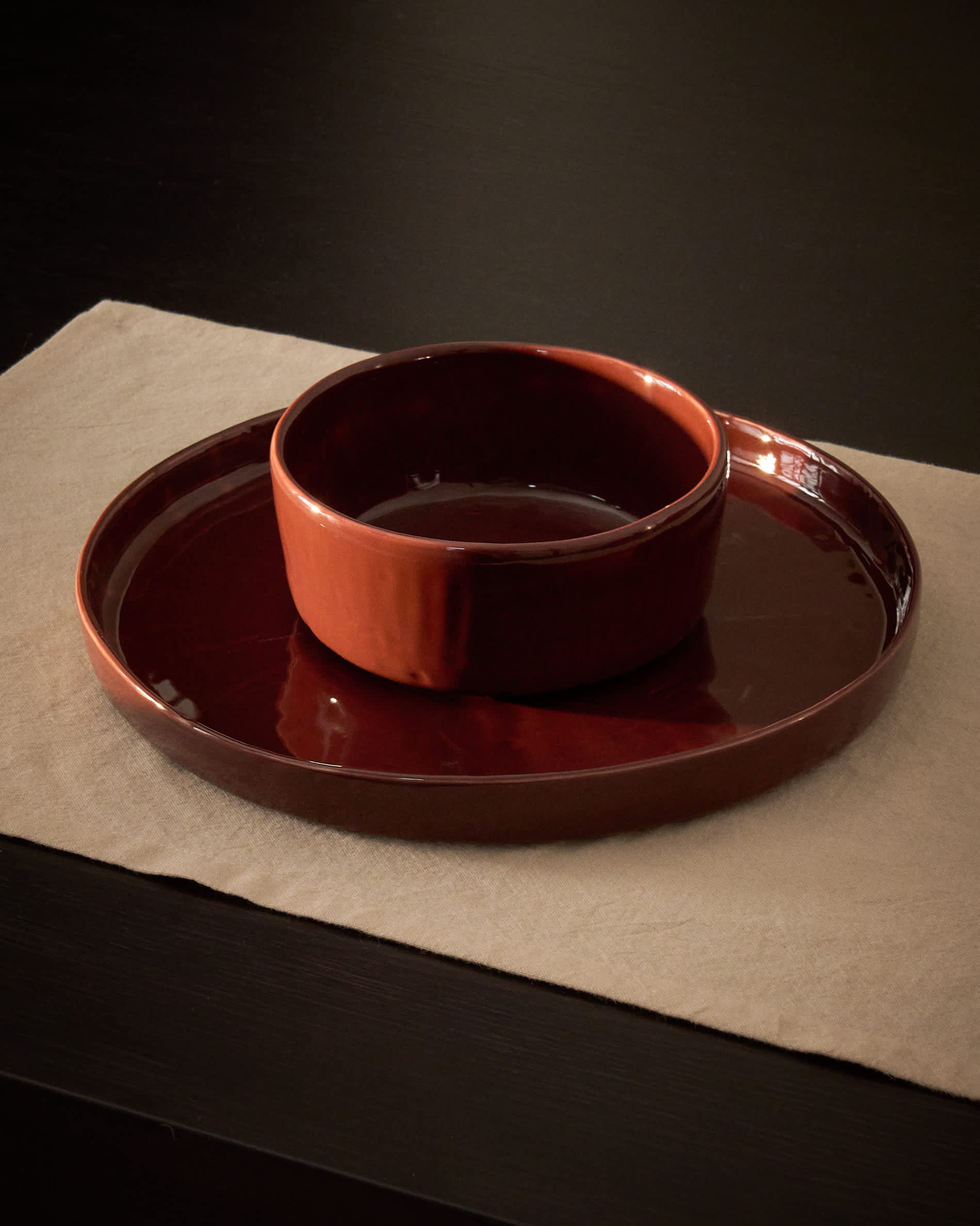Daner burgundy ceramic bowl