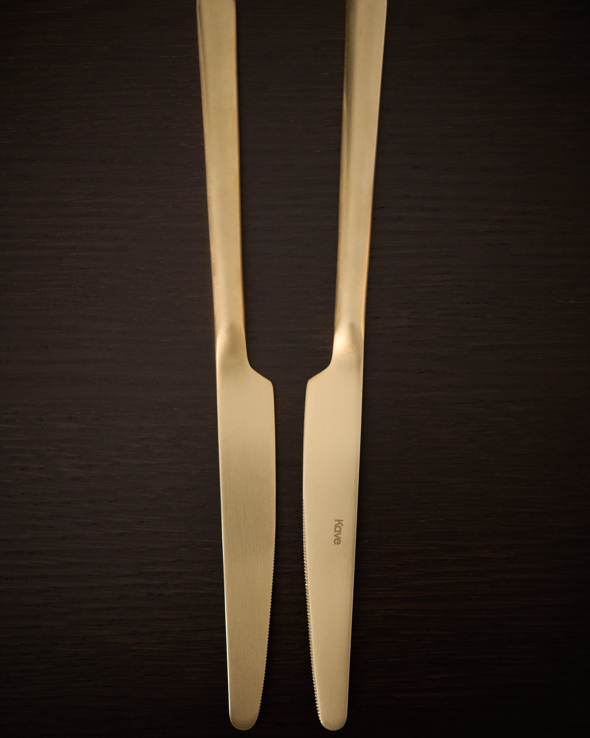 Dilora 16-piece stainless steel cutlery set with a matte gold finish