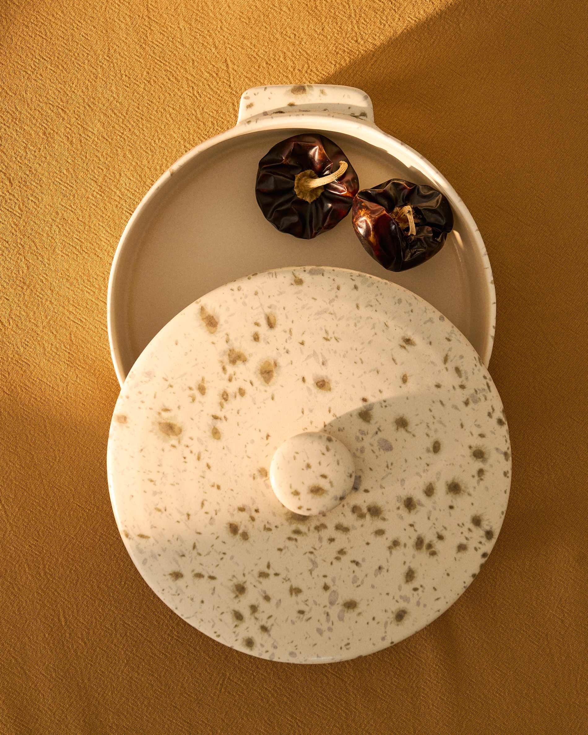 Convia baking dish in white and brown ceramic 46 cl